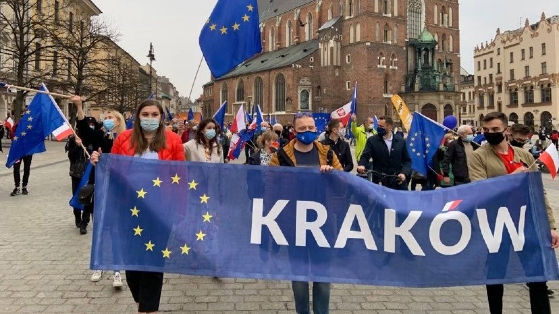 Świętowali rocznicę wejścia Polski do UE. Policja wzywała do rozejścia się