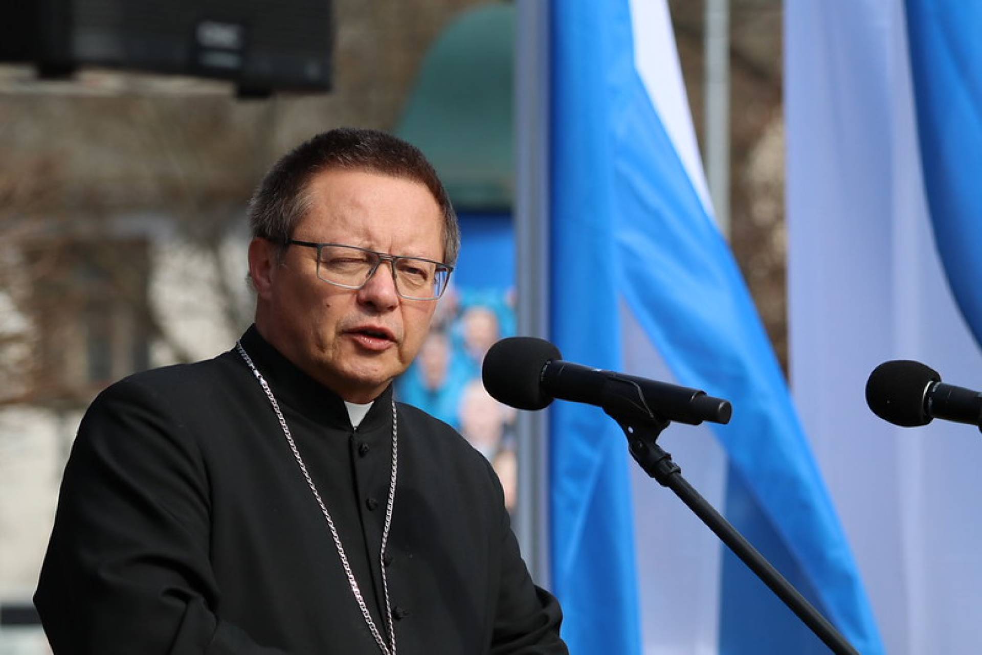 Kard. Ryś podczas Marszu Pamięci: dziś w tym miejscu mówimy o sobie "Jestem Żydem"