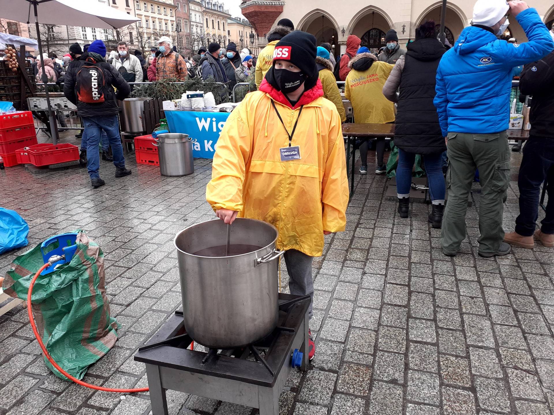 Największa w Polsce wigilia dla potrzebujących. Stanął też szpital polowy