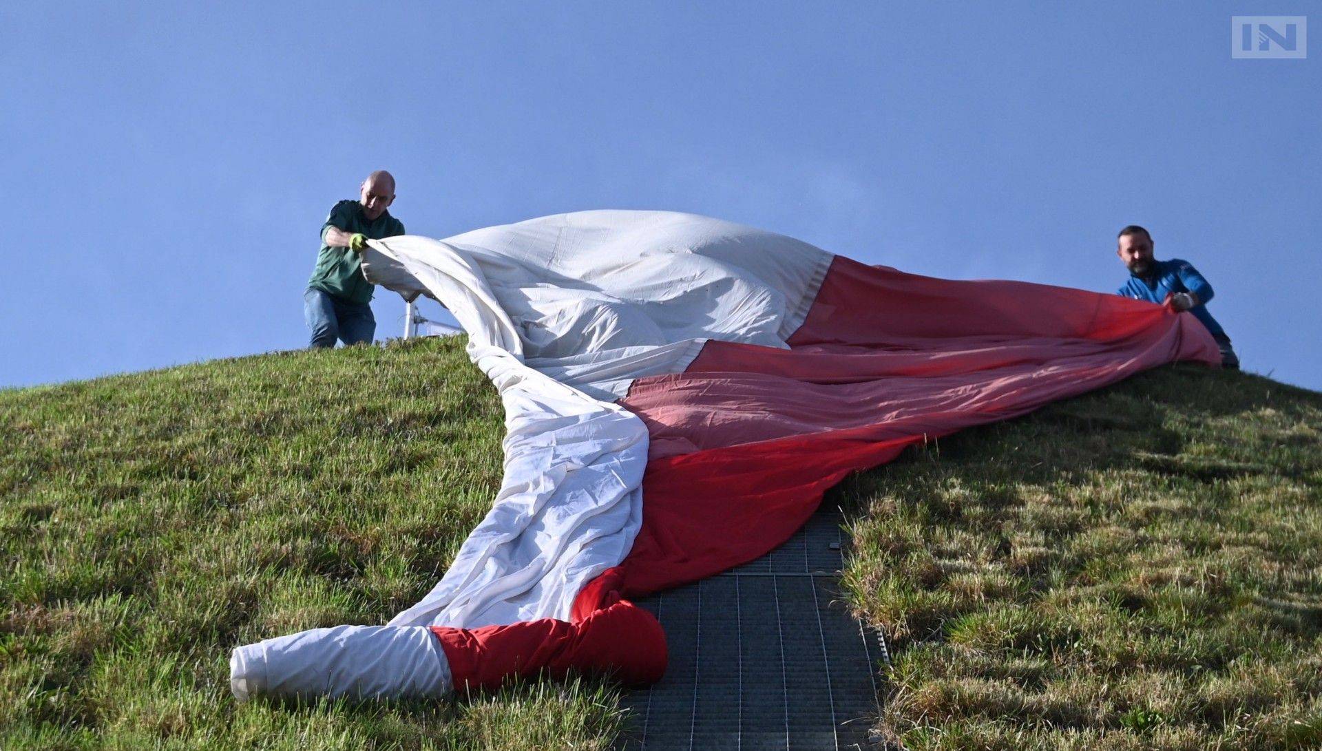 Radosny, pariotyczny przejazd ulicami Krakowa. Super sposób na świętowanie!
