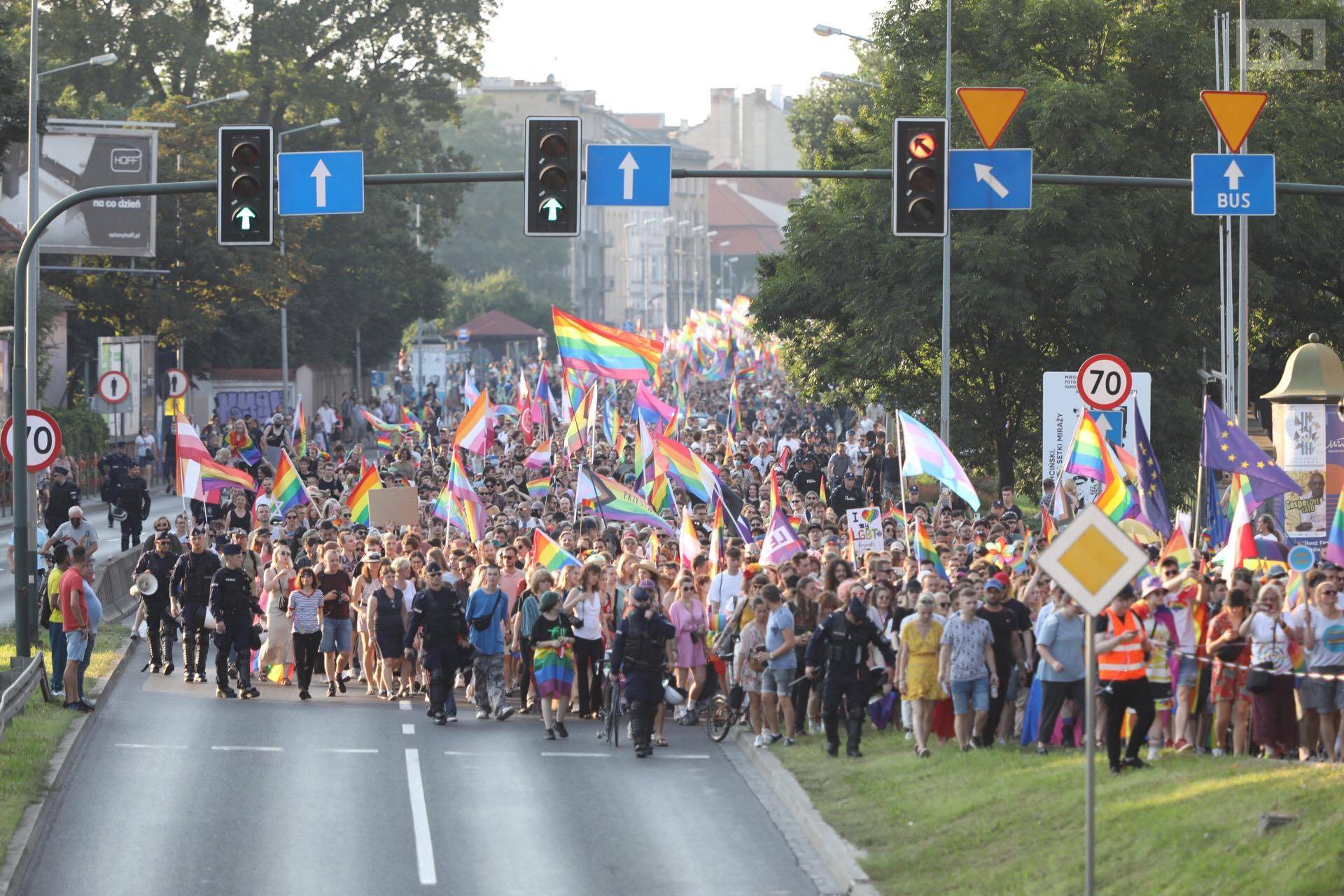 Krzysztof Piasecki: Błogosławione piersi i paskudne LGBT
