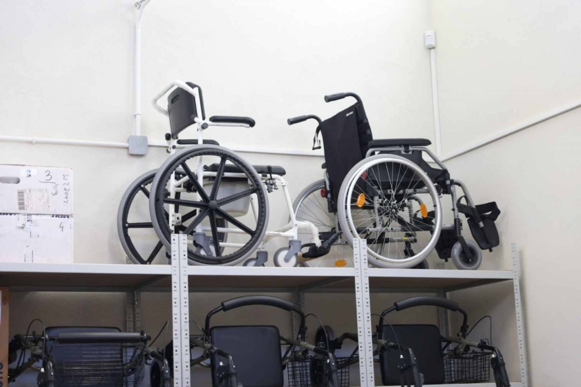 Wózki inwalidzkie, łóżka rehabilitacyjne: tu wypożyczycie za darmo