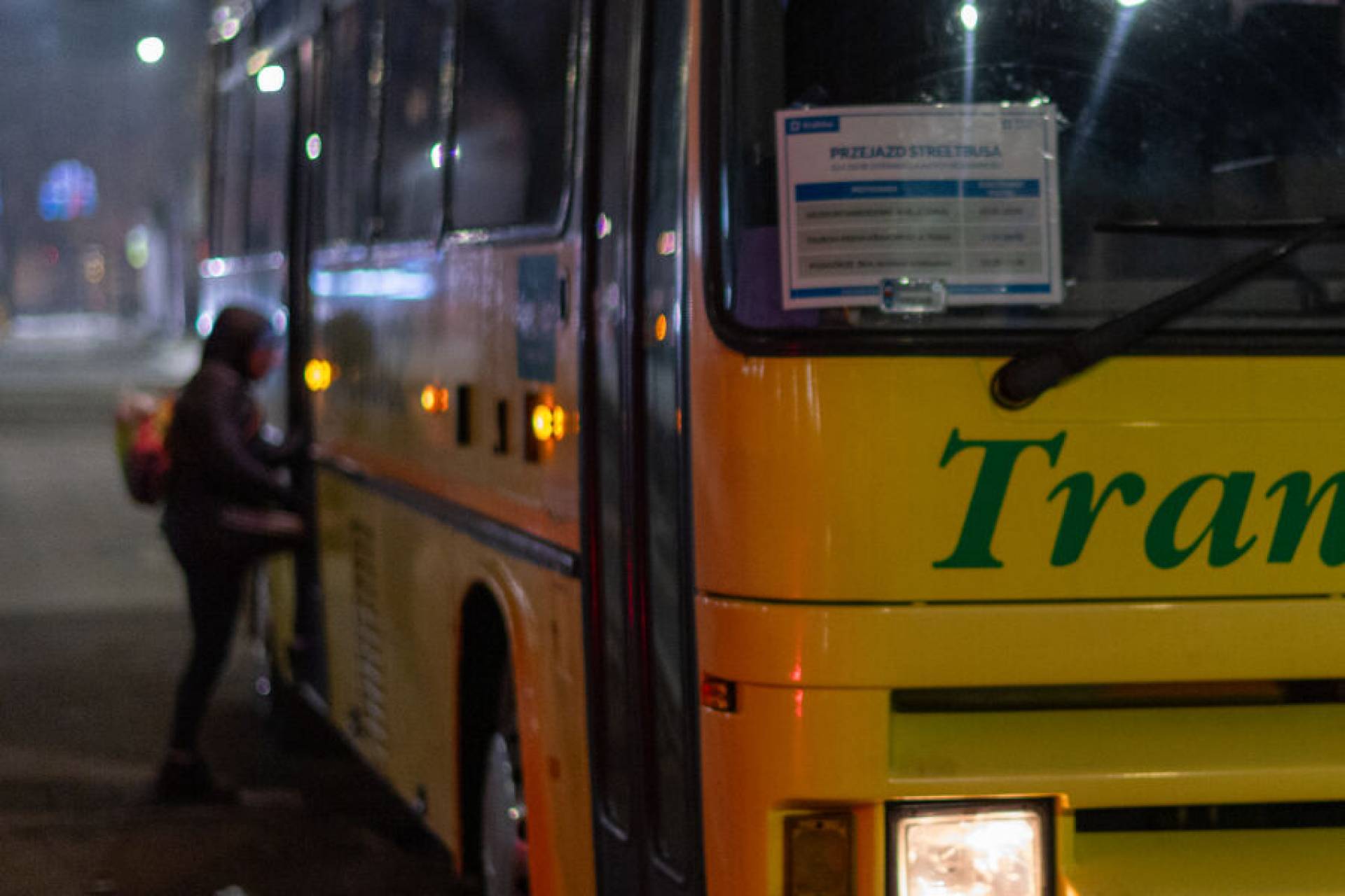Są mrozy, streetbus pomaga potrzebującym w Krakowie