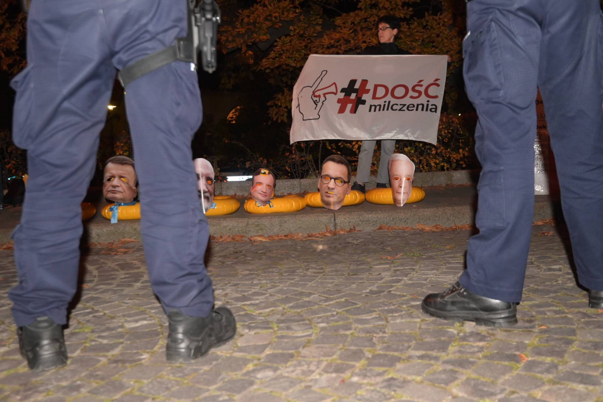 PiS chciało własną pikietą zablokować antyrządowy protest. Nie udało się