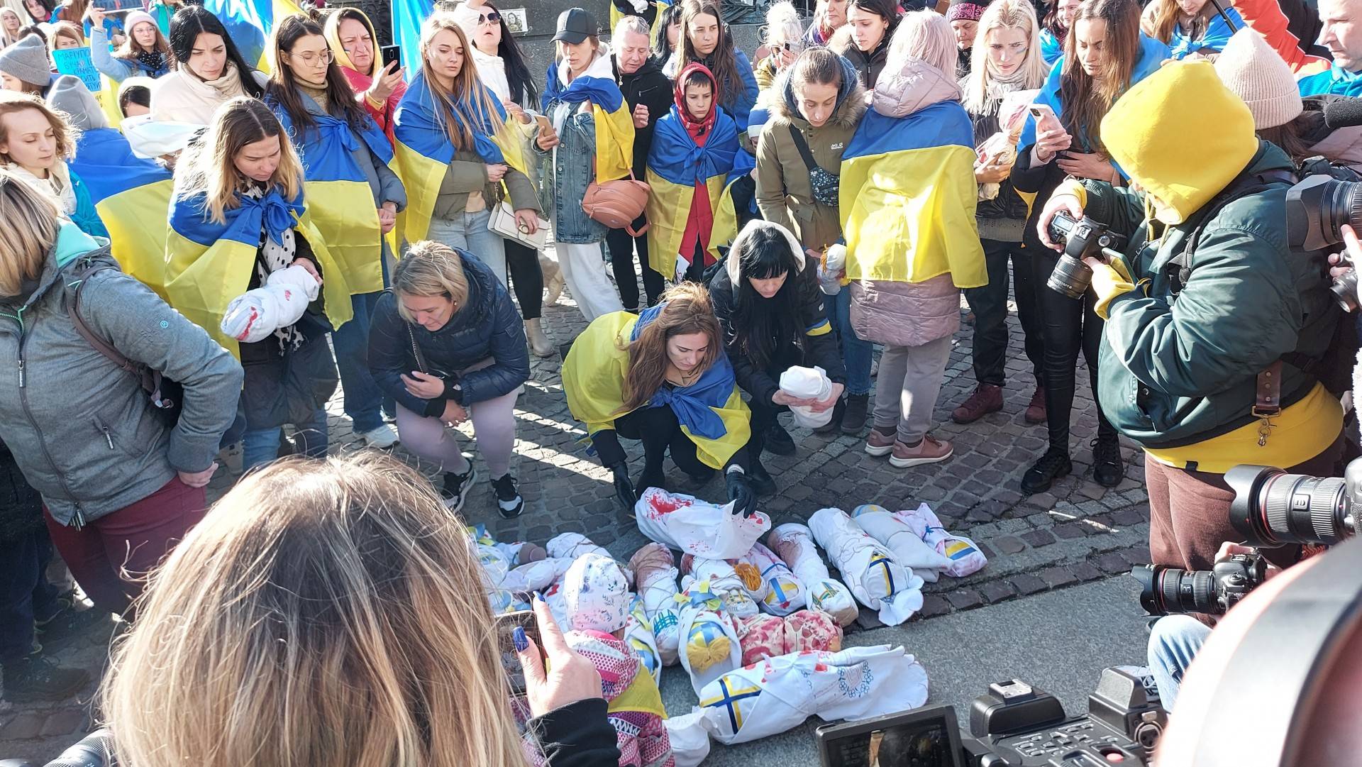 Marsz Matek w Krakowie: pamięci dzieci maltretowanych przez rosyjskich najeźdźców