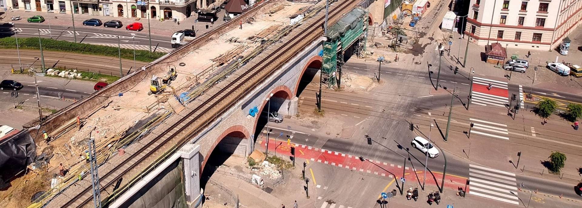 Rozbierają wiadukt, ruch zamknięty, tramwaje i autobusy pojadą inaczej