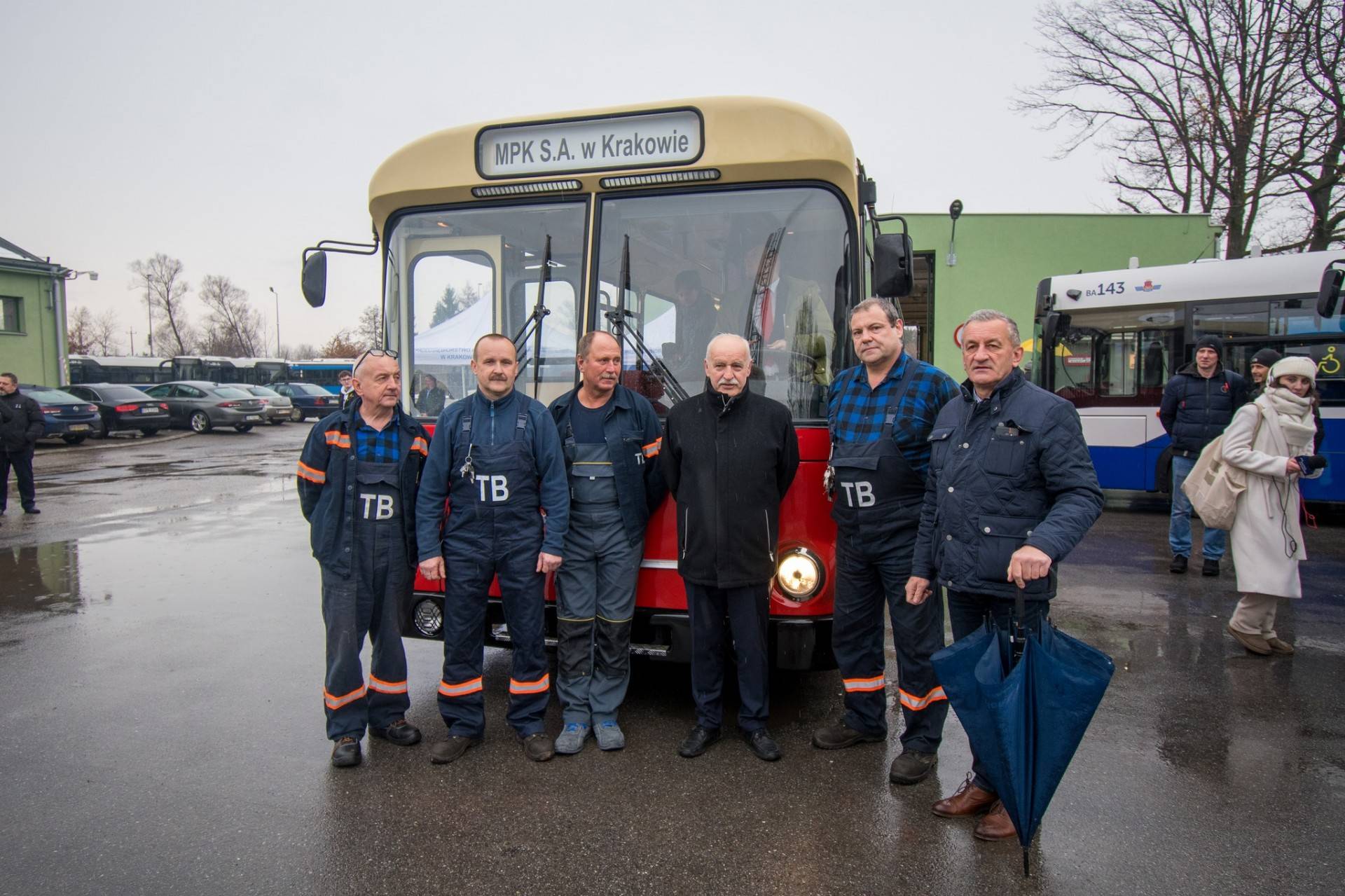 Pracownicy krakowskiego MPK wyremontowali wyjątkowy autobus