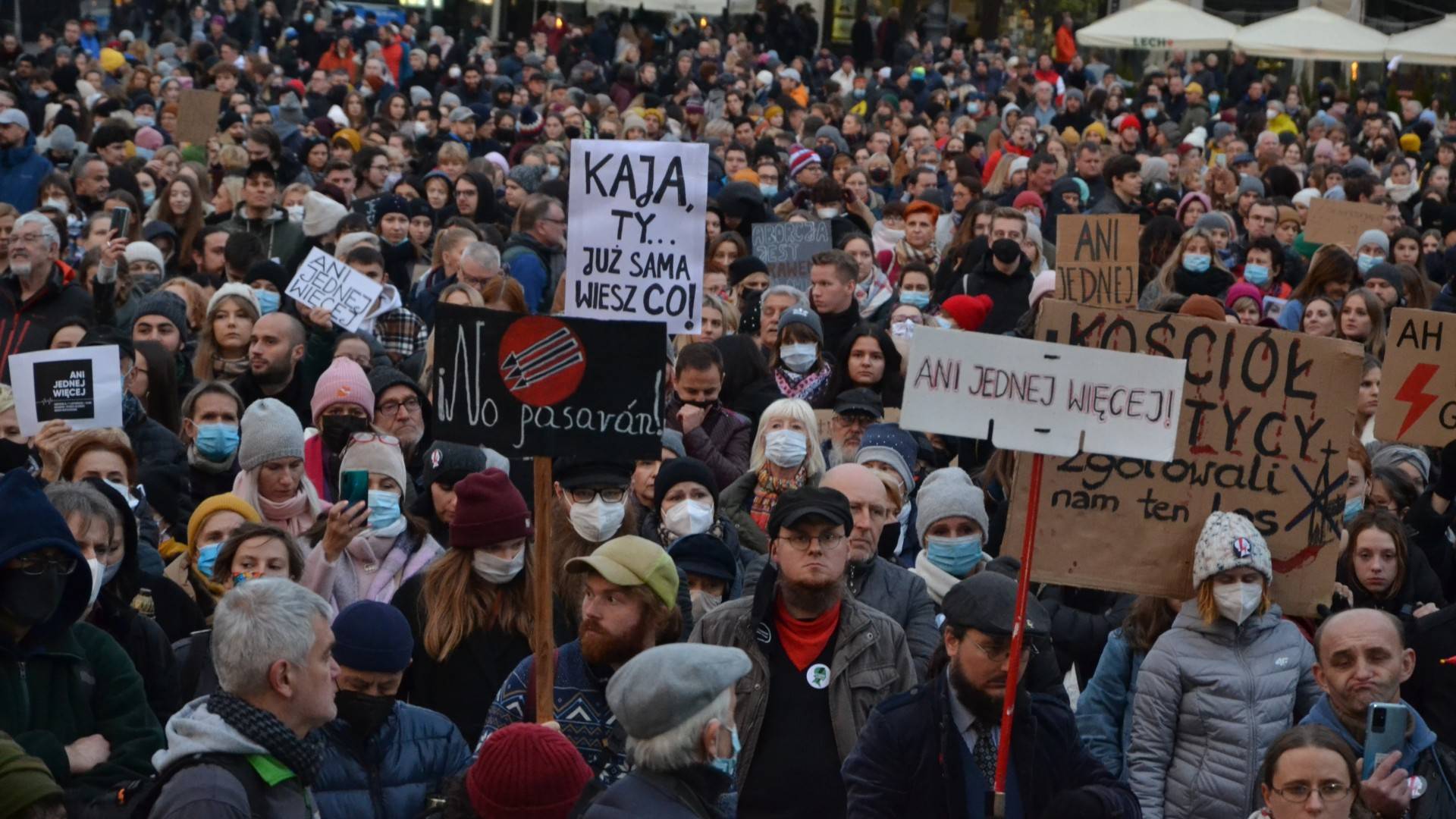 Tysiące ludzi na Rynku Głównym. Tak protestuje Kraków