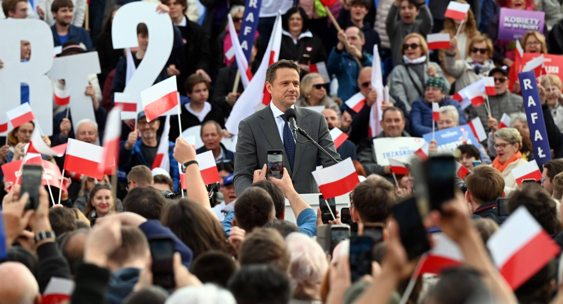 Rafał Trzaskowski w Krakowie o Nawrockim: nie potrafi się wytłumaczyć z tego, co zrobił