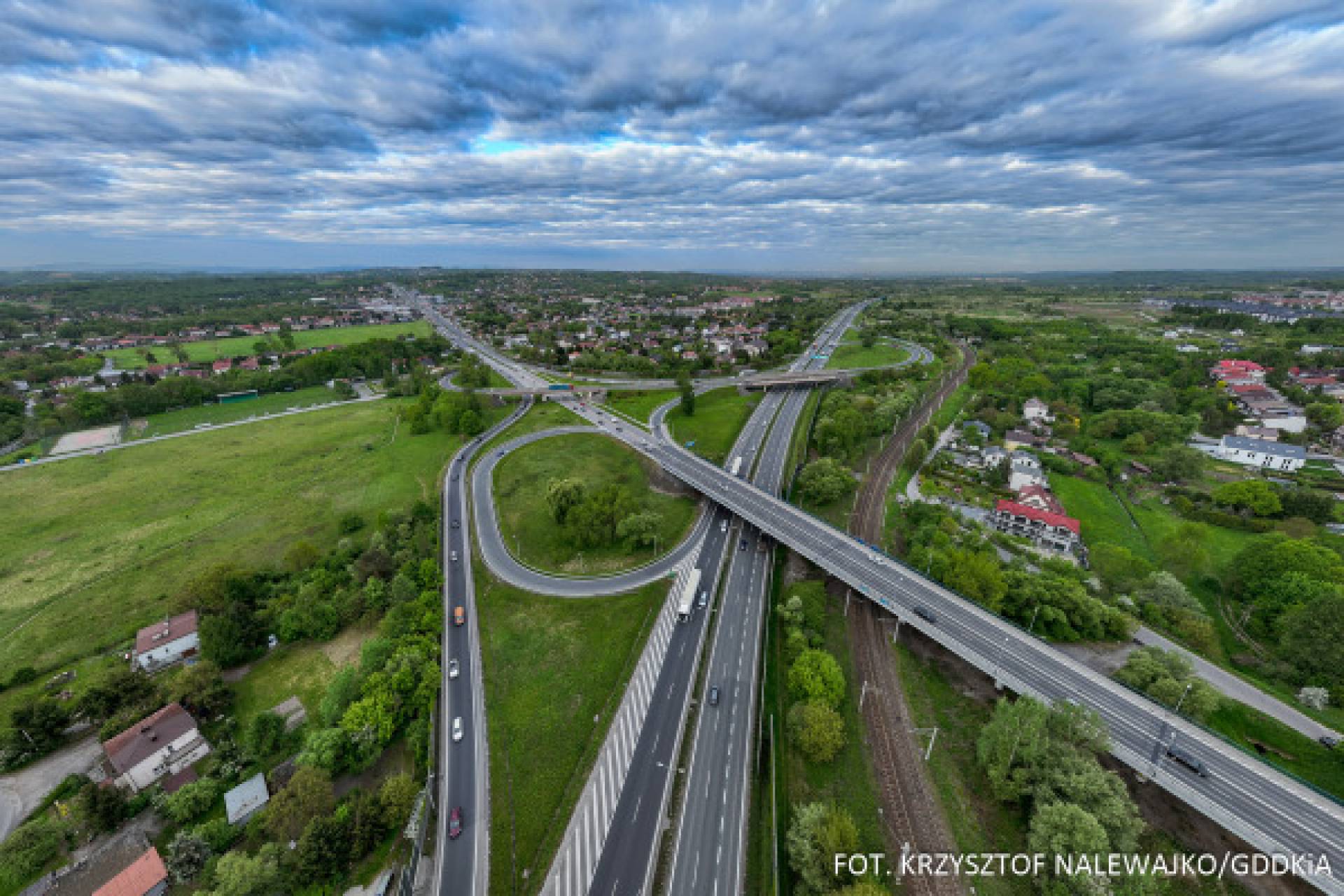Zamiast dróg serwisowych wzdłuż autostrady wybudują lokalne drogi
