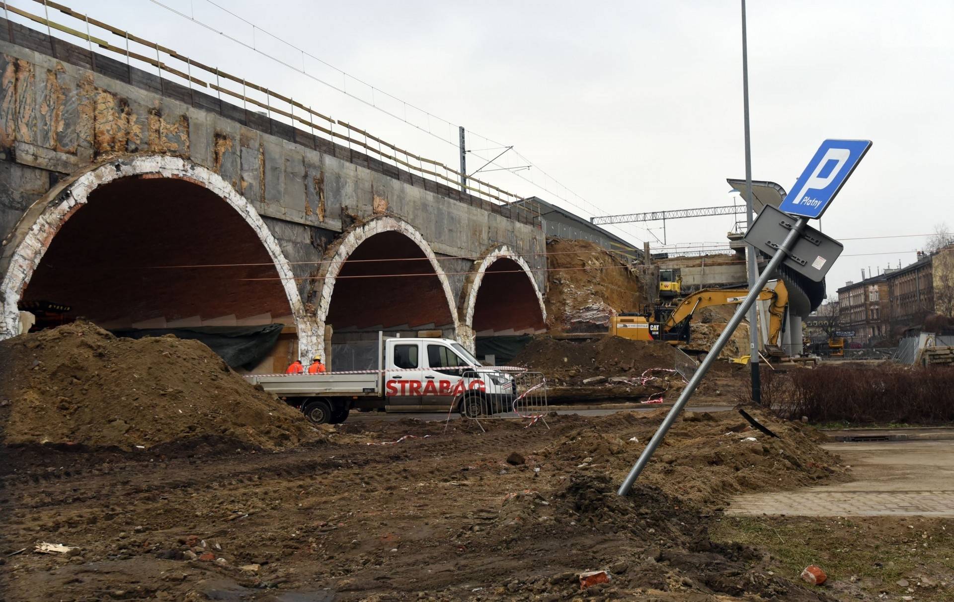 Chwilowe wstrzymanie ruchu tramwajów na Grzegórzeckiej. Z powodu budowy wiaduktu