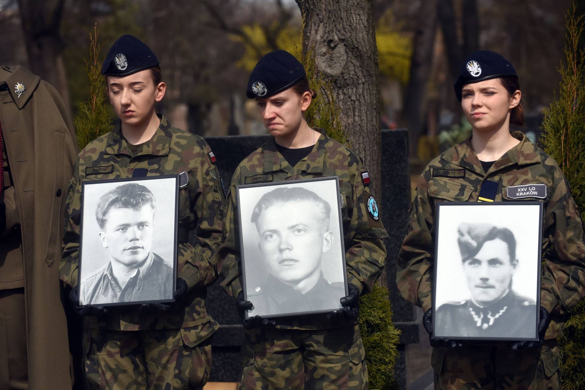 Pogrzeb trzech tzw. żołnierzy wyklętych. Ich szczątki odkryto trzy lata temu