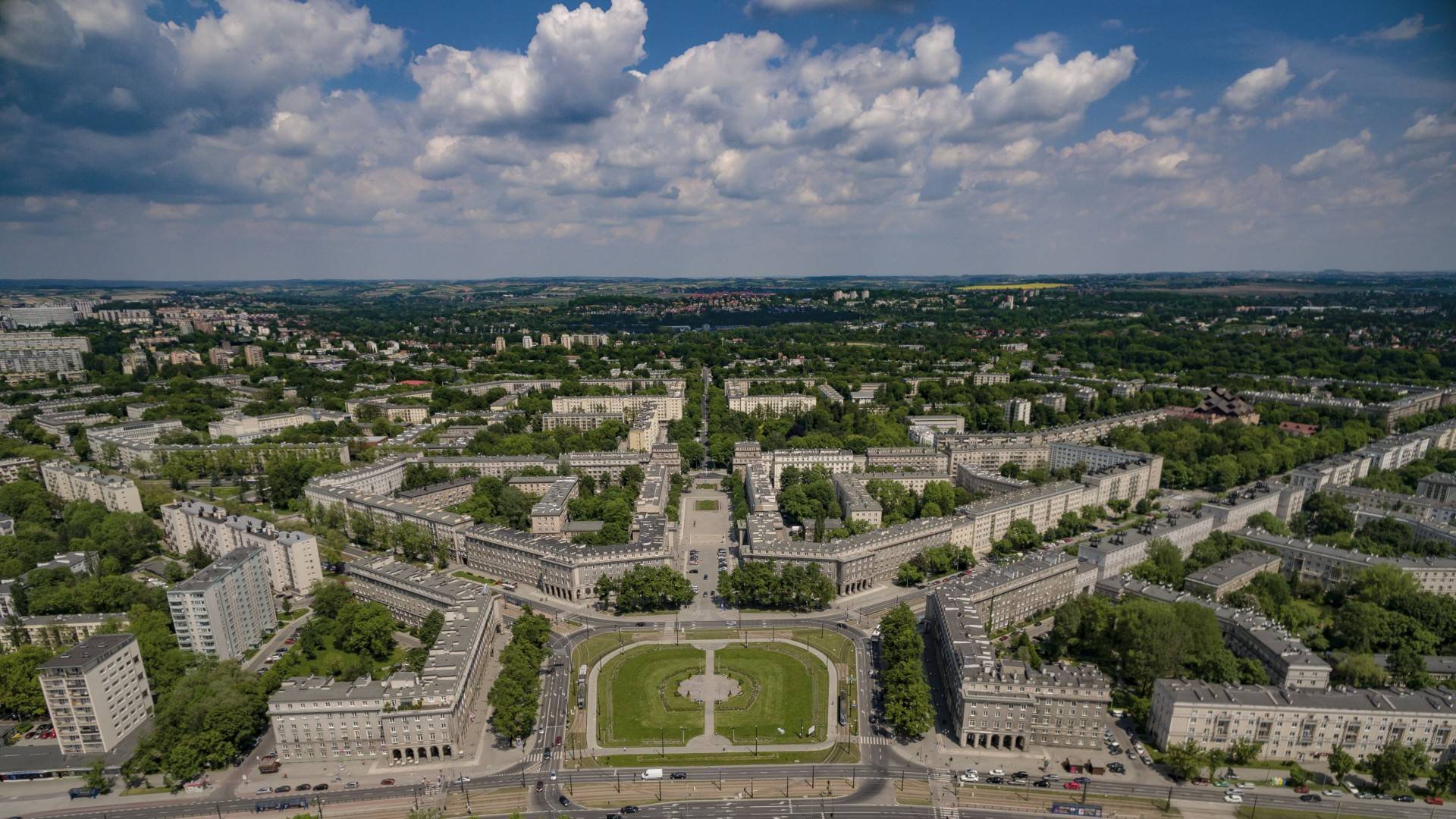 Co zachwyca Brytyjczyków w Nowej Hucie. "Klejnoty architektury i nuklearne schrony"