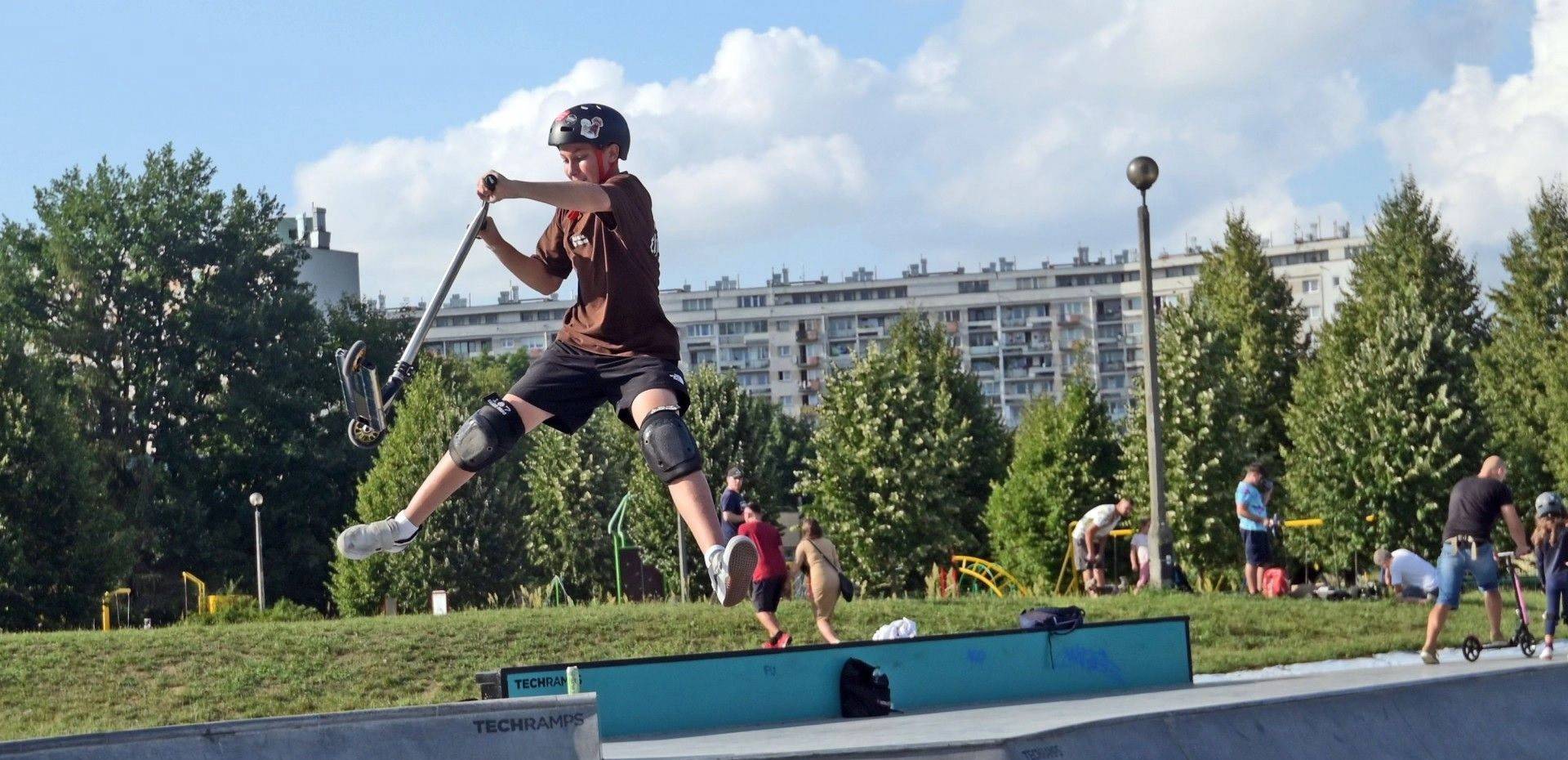 Rolki, hulajnoga, BMX, deskorolka - bezpłatne szkolenia w krakowskich skateparkach
