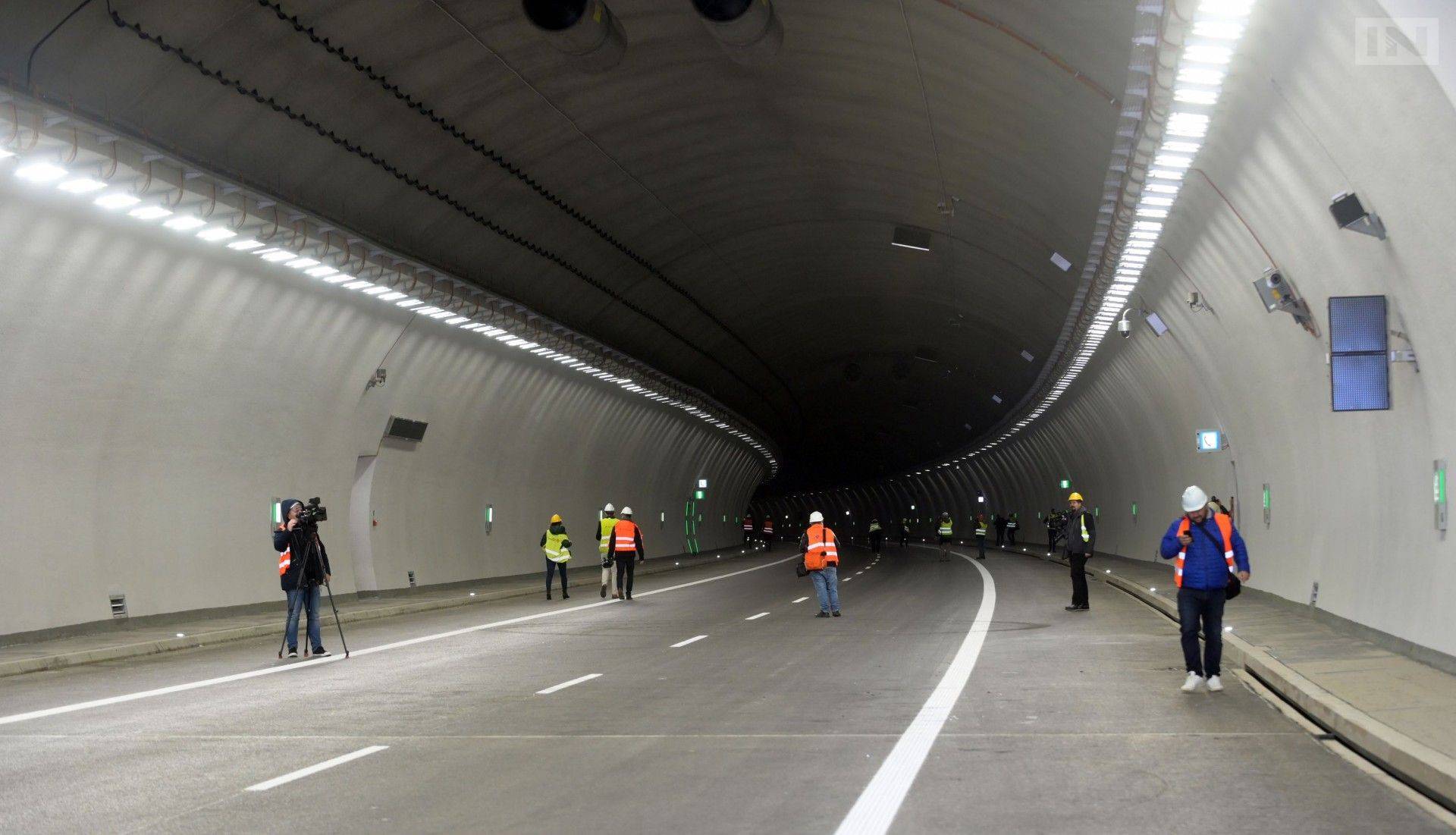 Lech i Maria Kaczyńscy zostaną patronami tunelu na zakopiance, wkrótce otwarcie