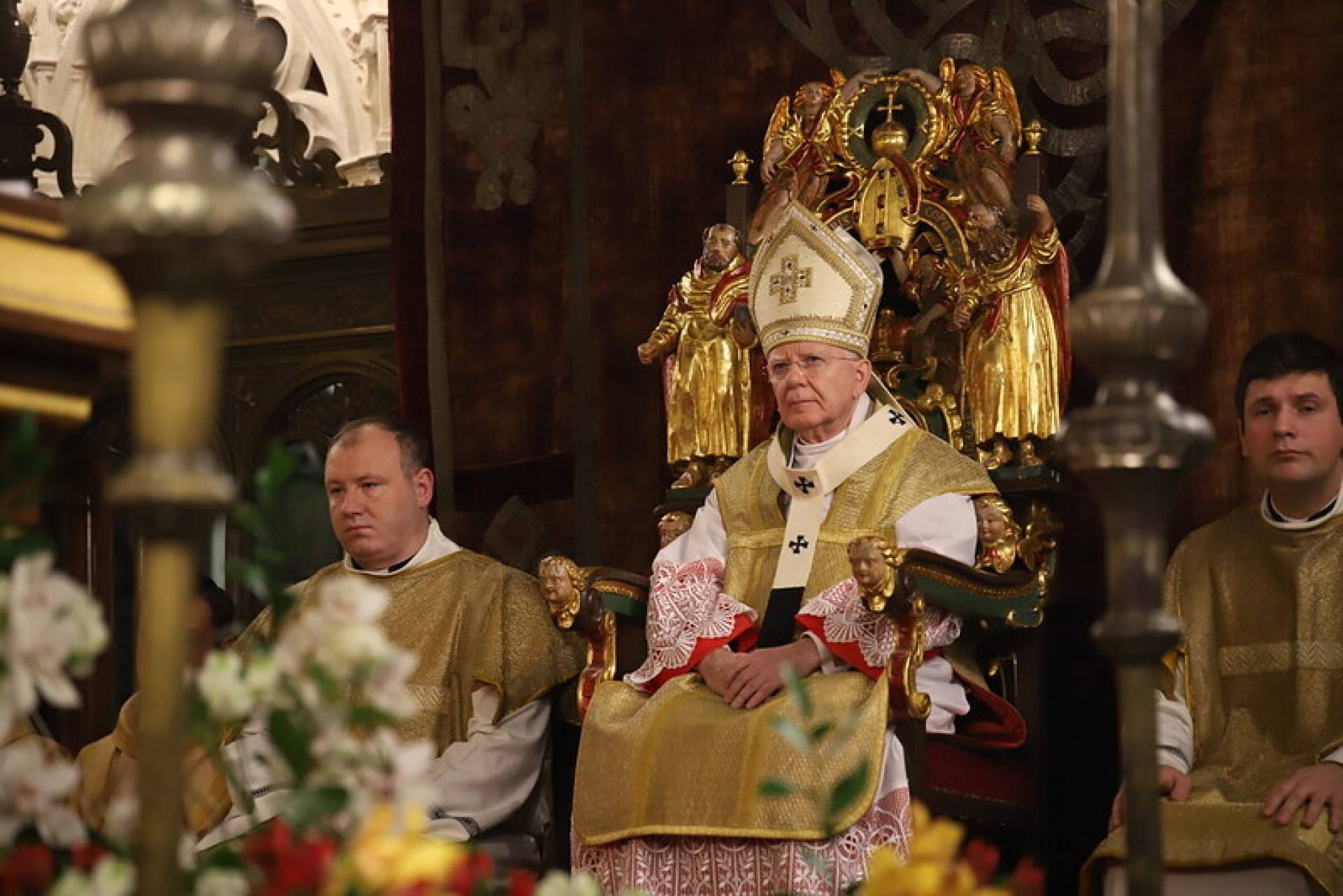 Abp Jędraszewski chwali polski naród. "Za przyjęcie prawdy o małżeństwie i rodzinie"