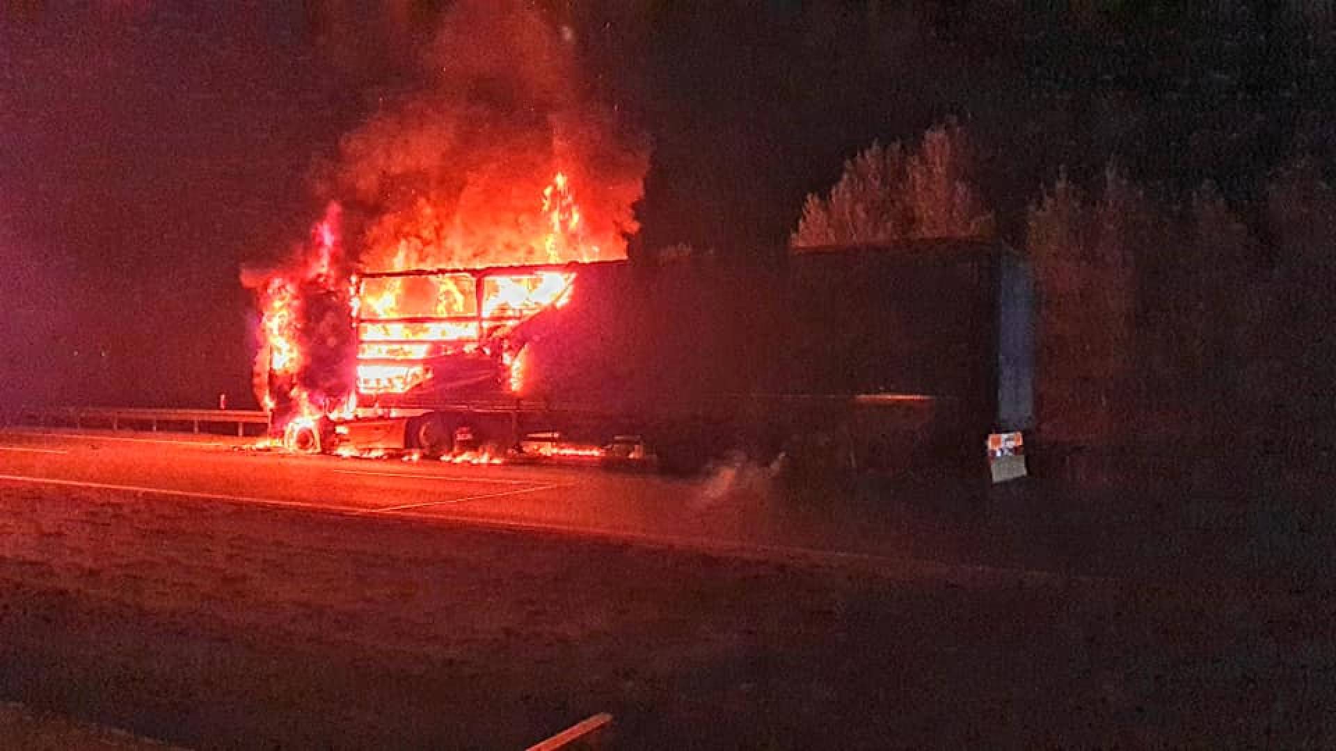 Groźny pożar ciężarówki na obwodnicy Krakowa