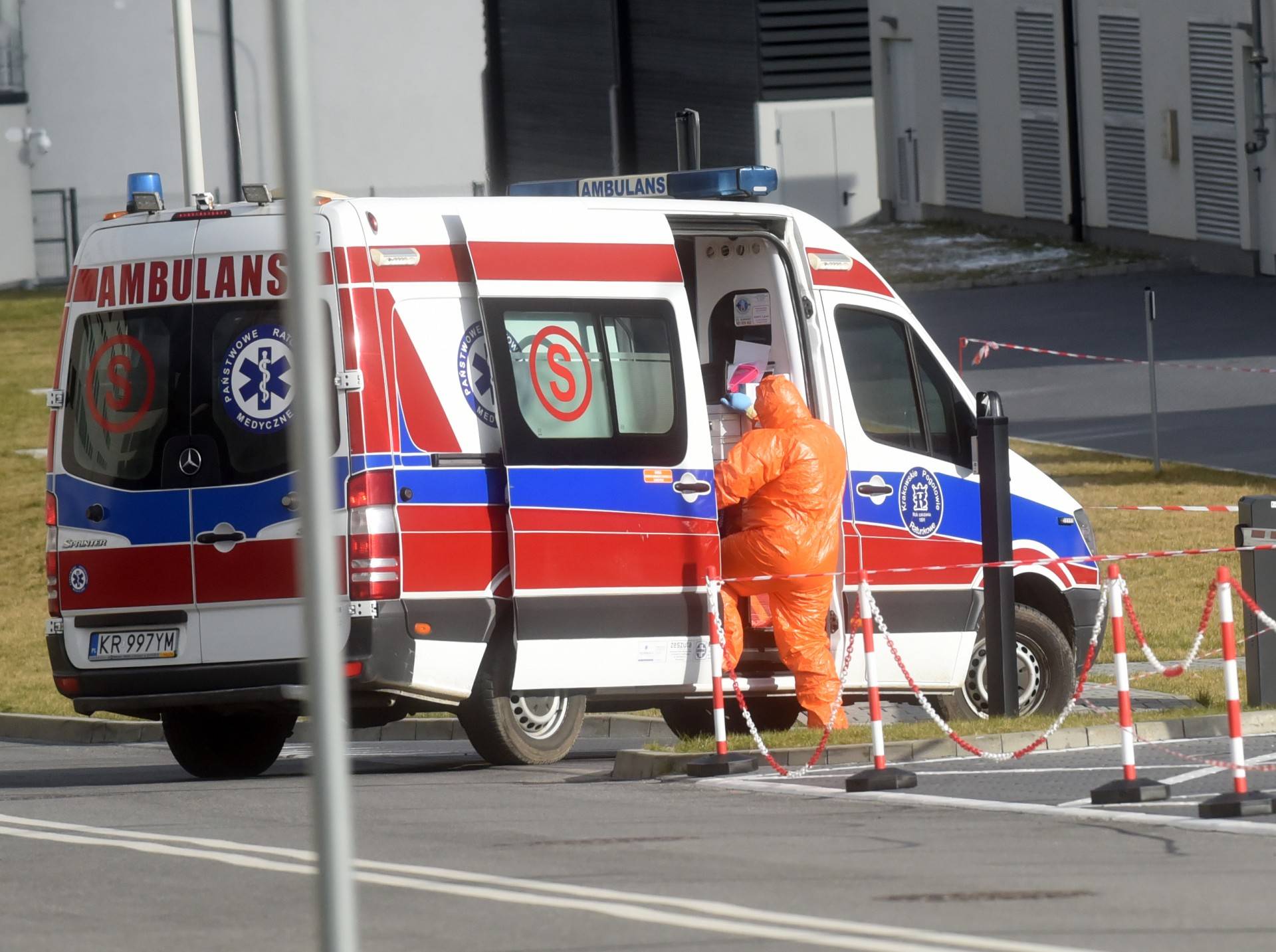 Skokowy wzrost liczby zakażeń i zgonów. Będą dodatkowe obostrzenia w Krakowie?