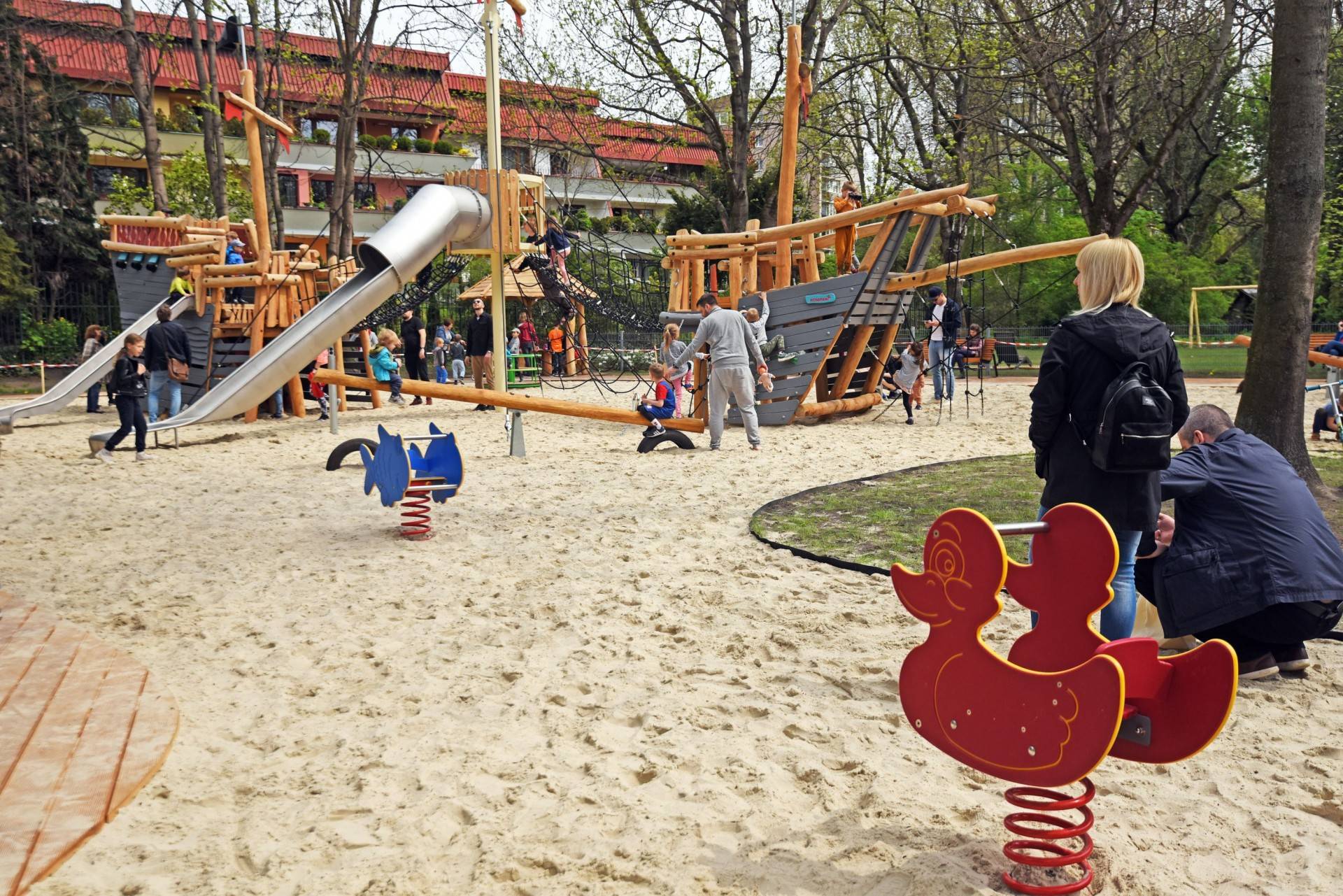 Nowy rewelacyjny plac zabaw w najdłuższym parku w Polsce