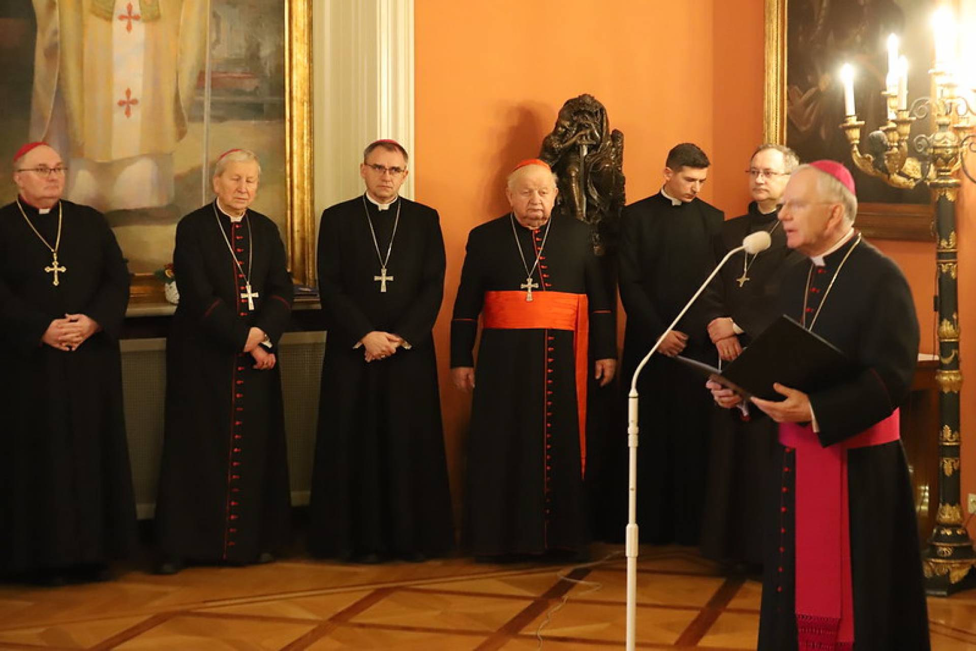 Abp Jędraszewski do księży: bronić Jana Pawła II i "podjąć trud kolędowania"