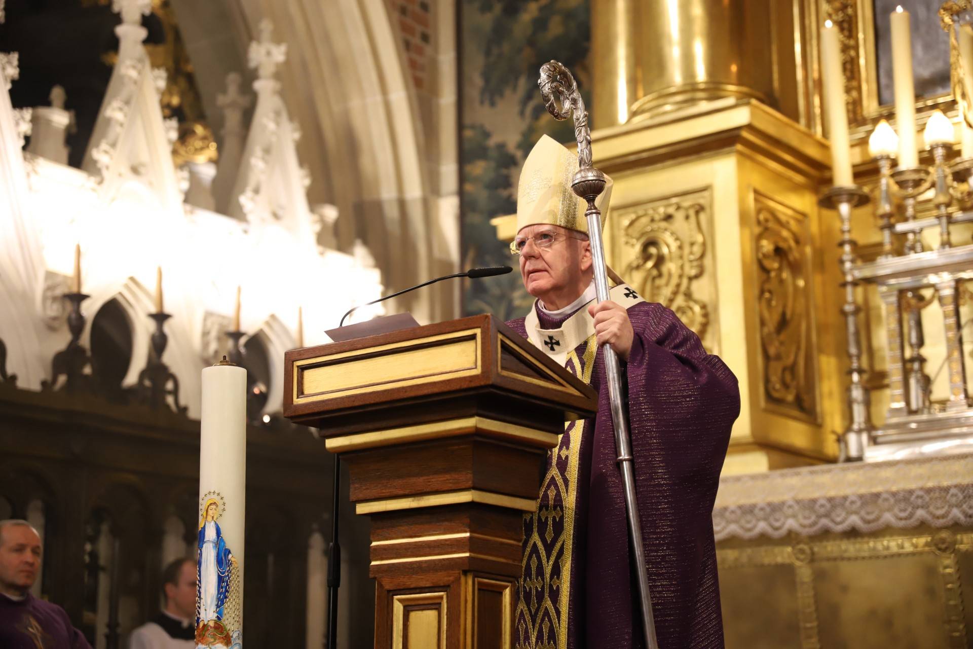 Abp Jędraszewski: to zapowiedź nacisku, by katolicy wyrzekali się wiary