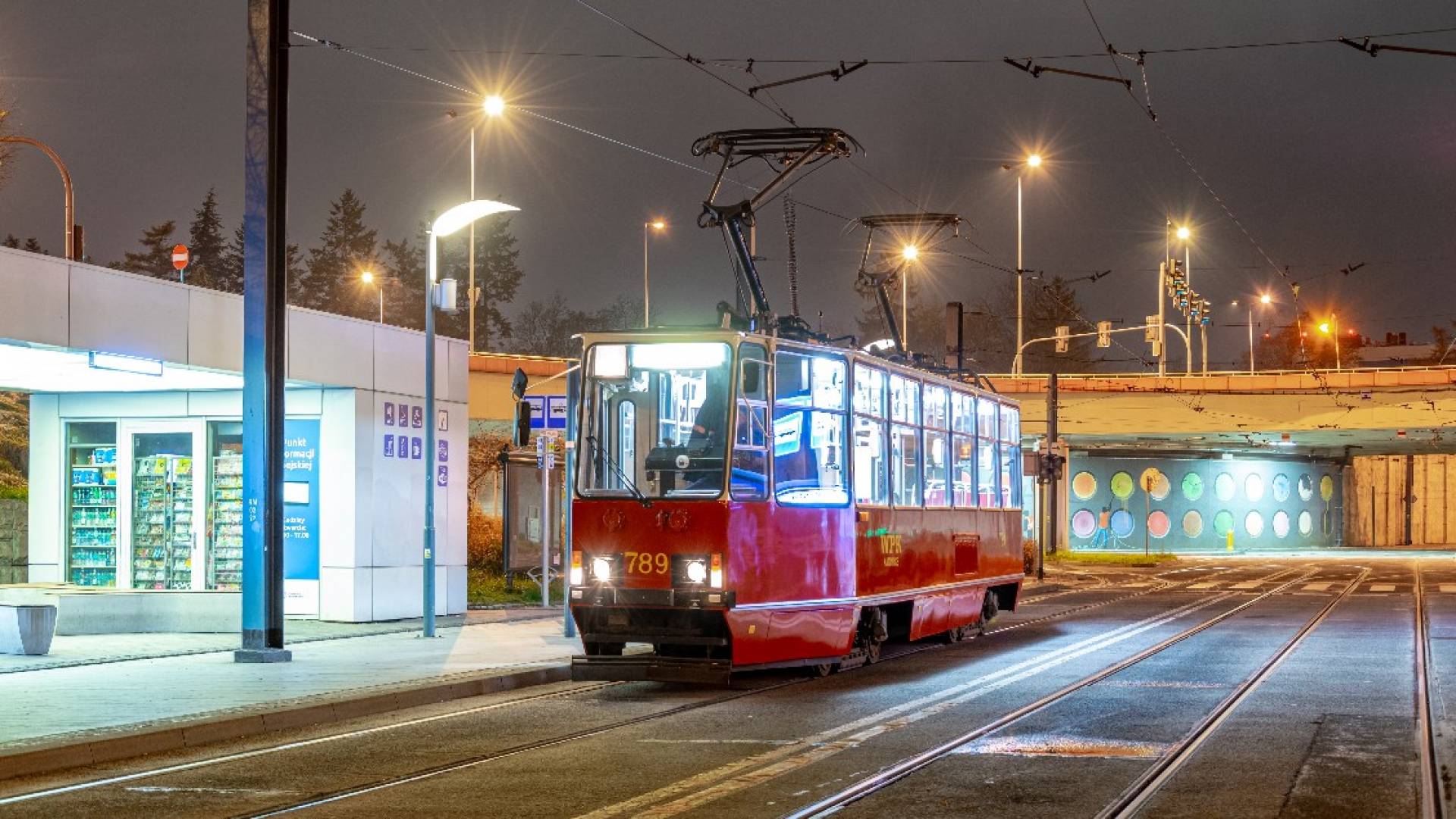 Tak krakowskie MPK walczy z lodem i szadzią. Dają radę...