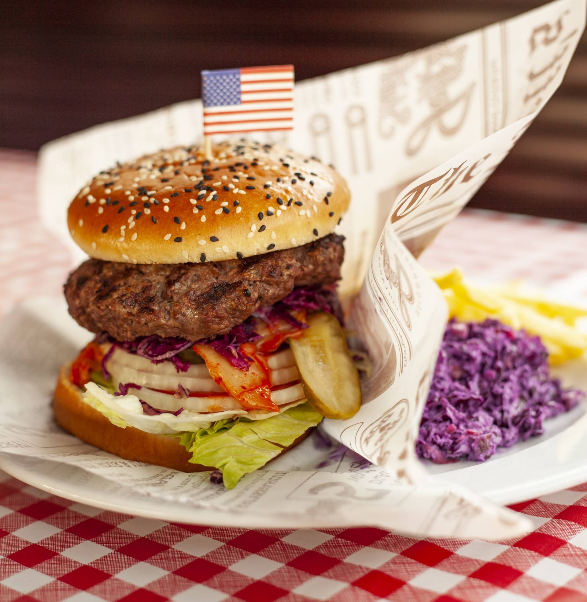Dzień flagi jak w Ameryce: "Biało - czerwona" w… burgerze?