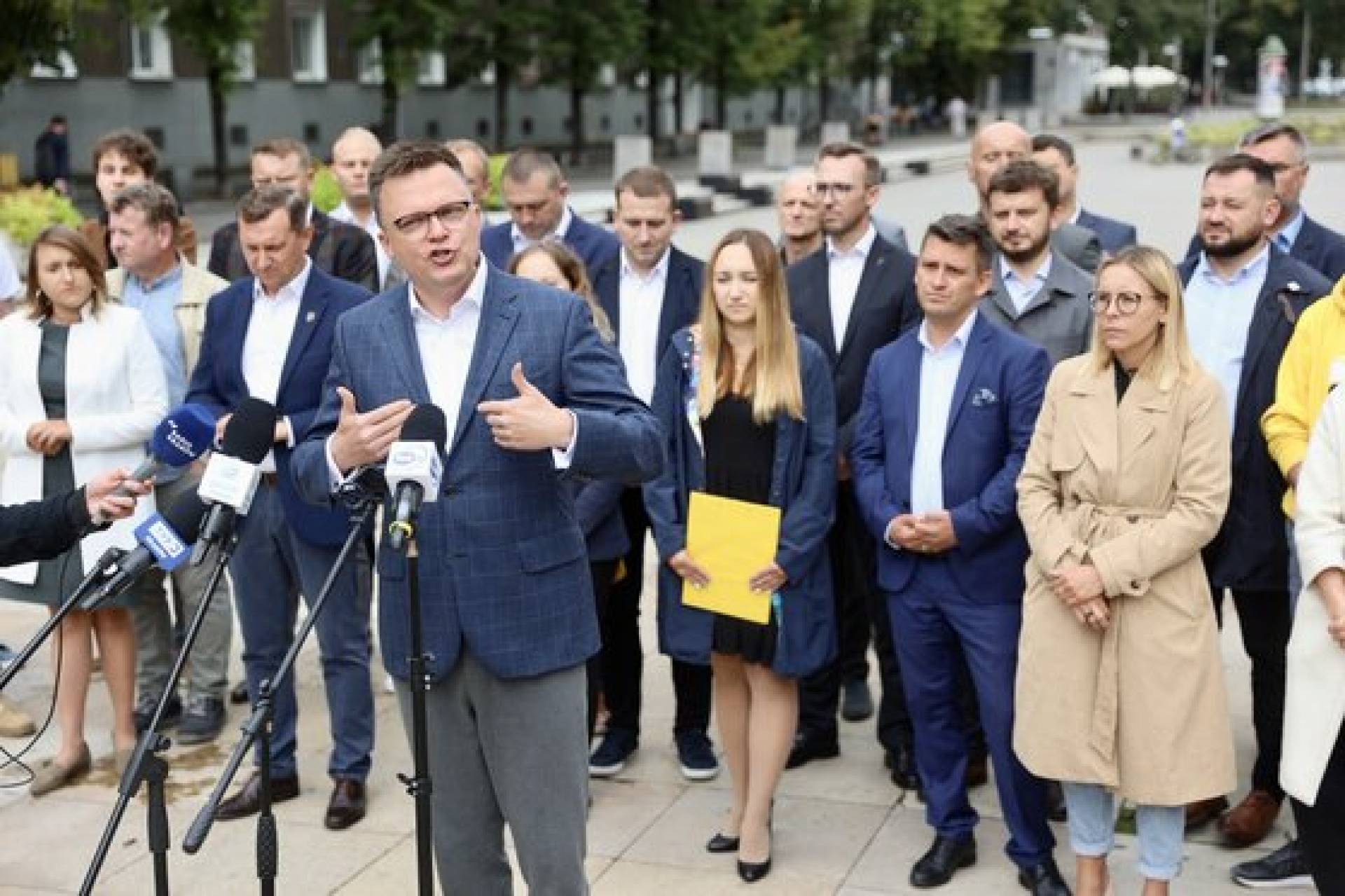 Hołownia przedstawił w Krakowie kandydatów na listy wyborcze "Polski  2050"