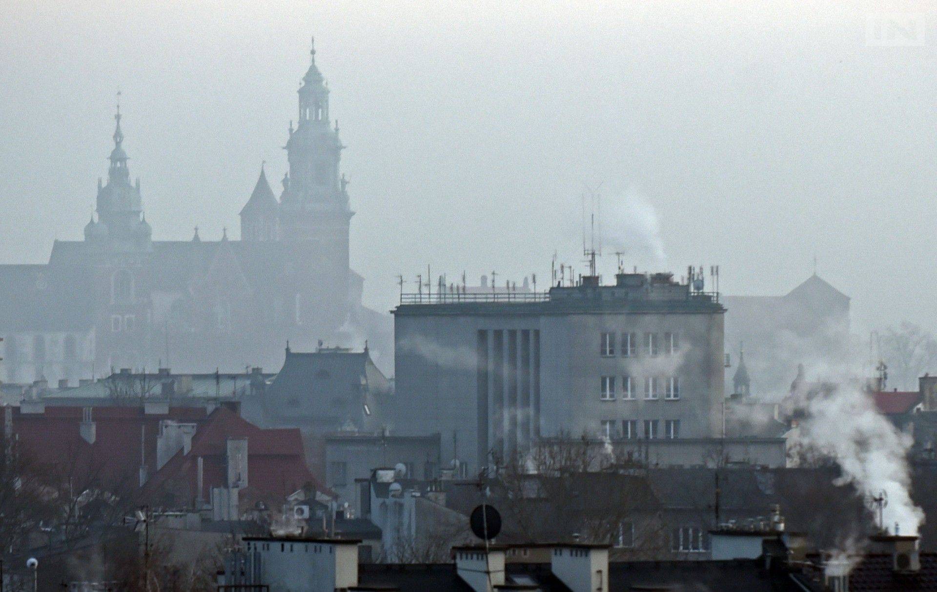 Kraków znów tonie w smogu, ostrzeżenie drugiego stopnia