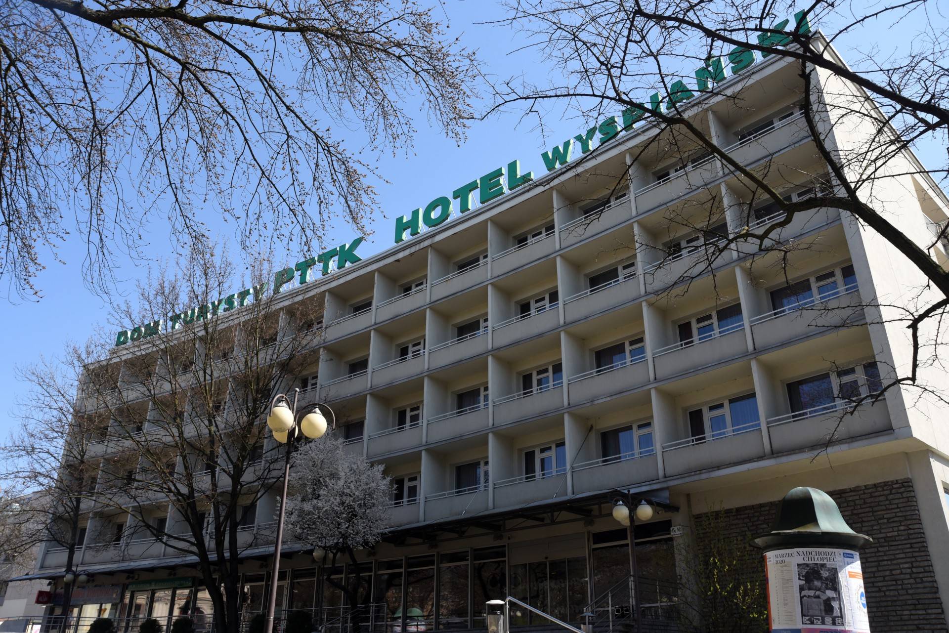Wojewoda zamienia hotel na izolatorium dla chorych, właściciel dopłaci?