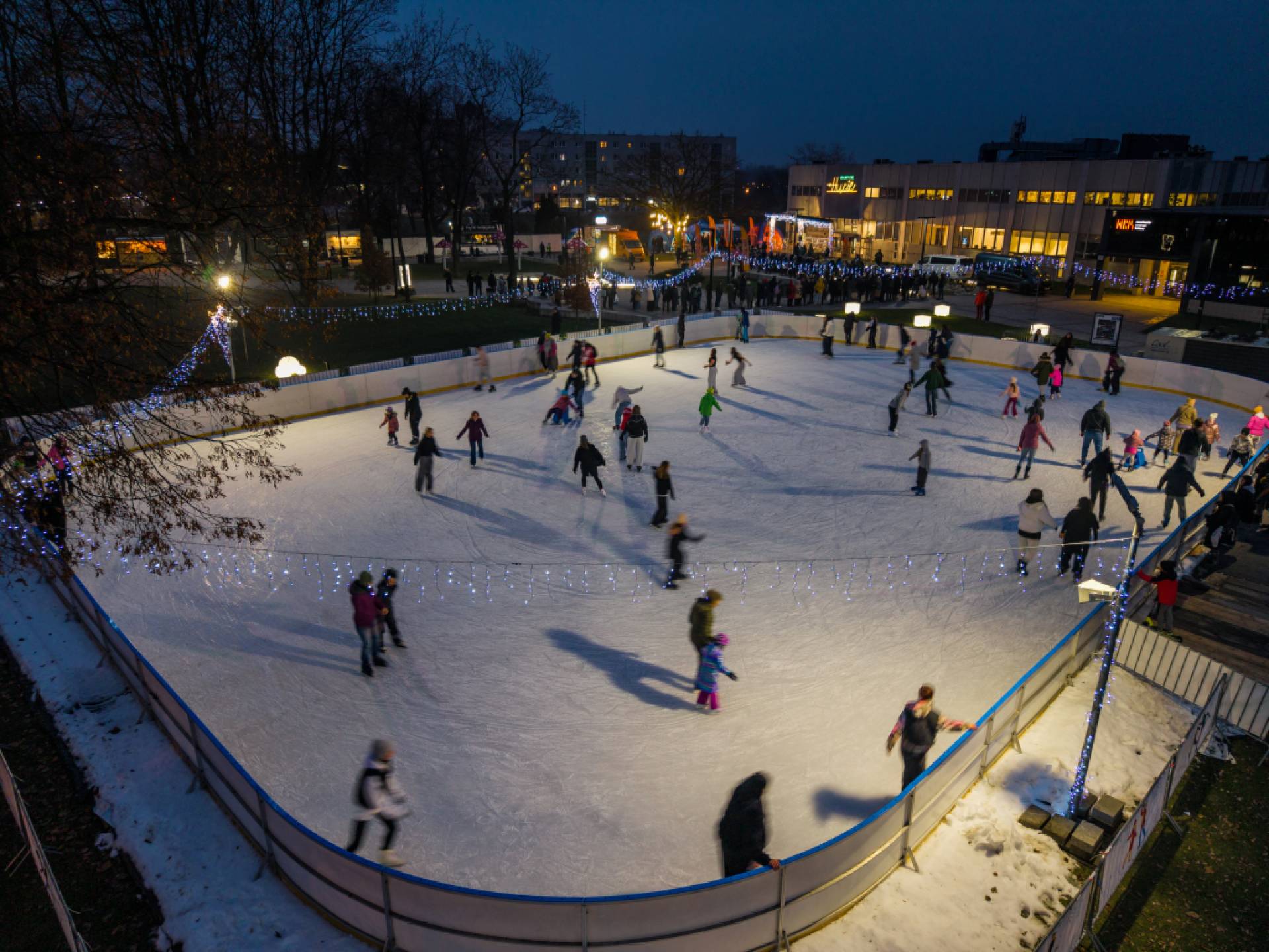 Gdzie na sanki i na łyżwy Krakowie? Tu można sprawdzić