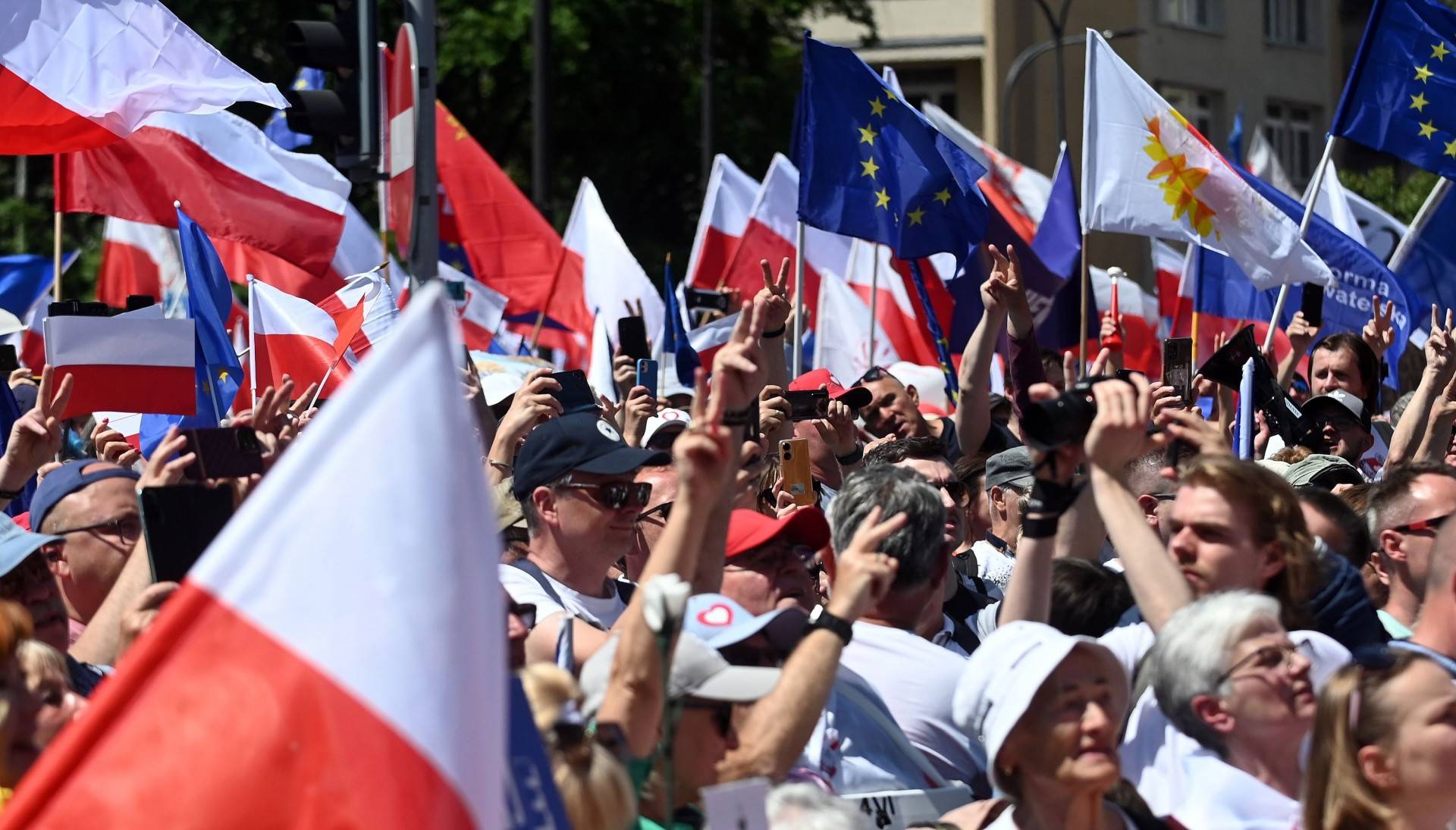 Tysiące krakowian na wielkim proteście w Warszawie, wielka mobilizacja w obronie demokracji