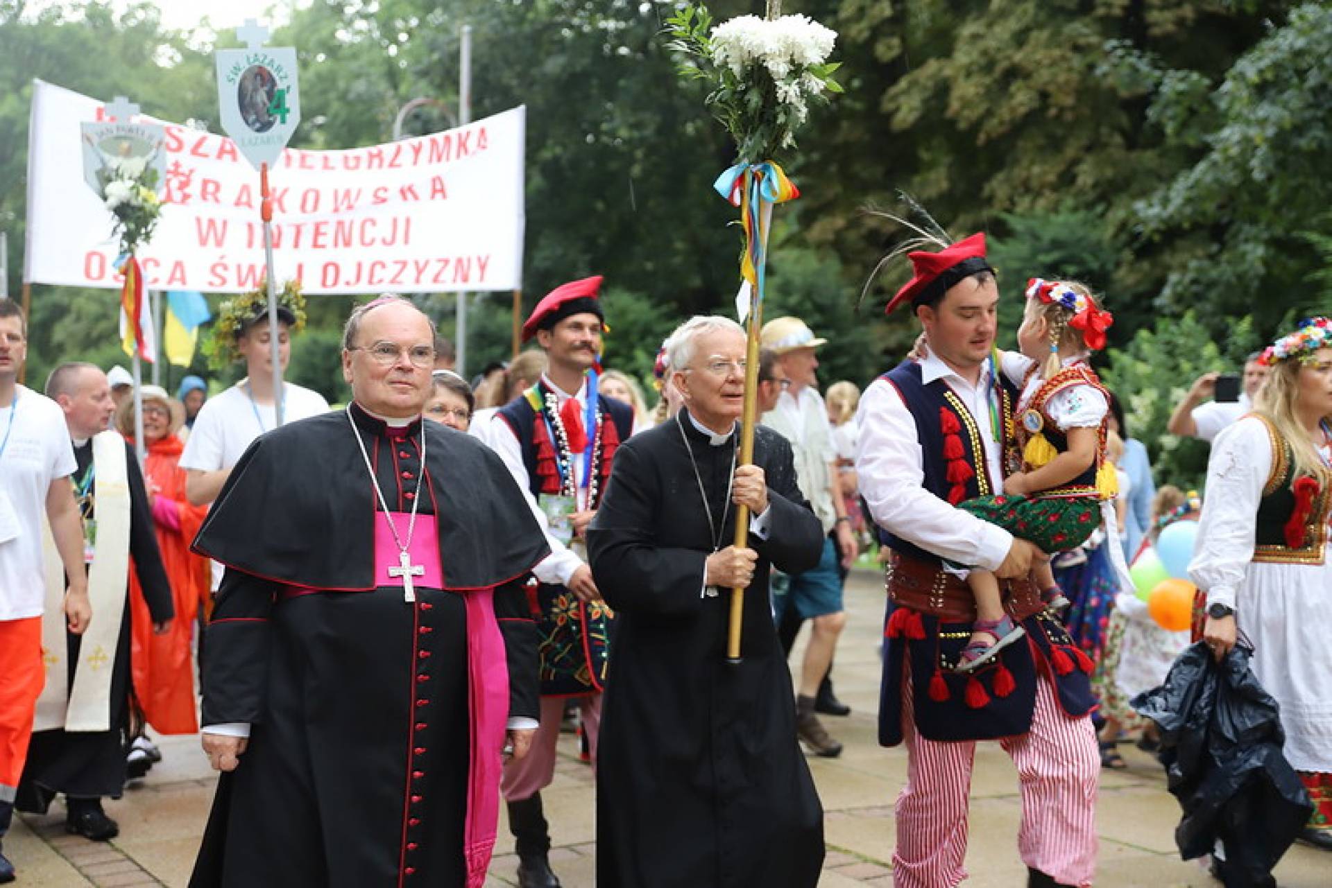 Abp Jędraszewski o inflacji: ważniejsze jest „być” niż „mieć”.