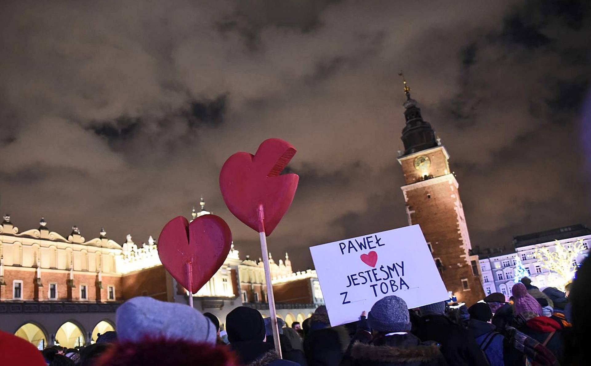 Tysiące krakowian oddało hołd zamordowanemu prezydentowi Gdańska