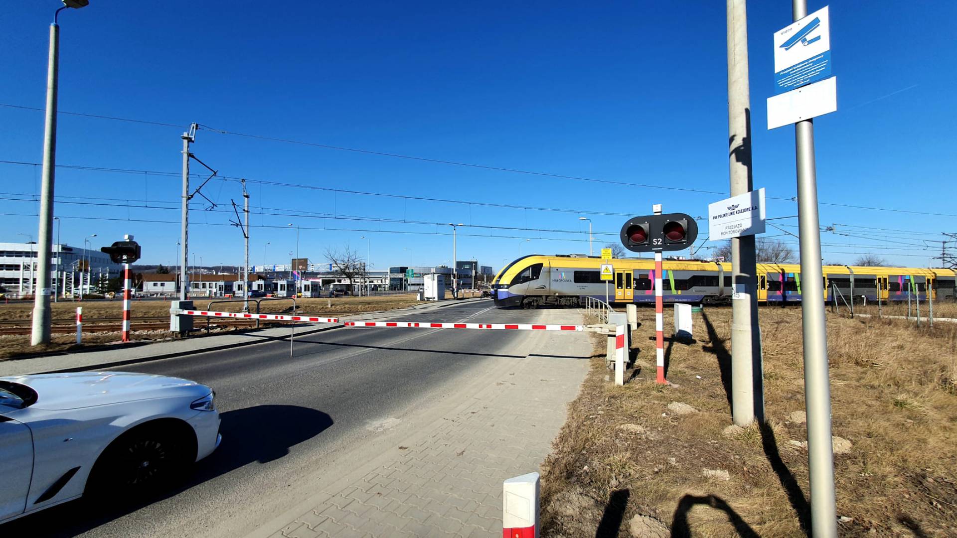 W weekend pociąg nie dojedzie na lotnisko. Objazd także dla samochodów