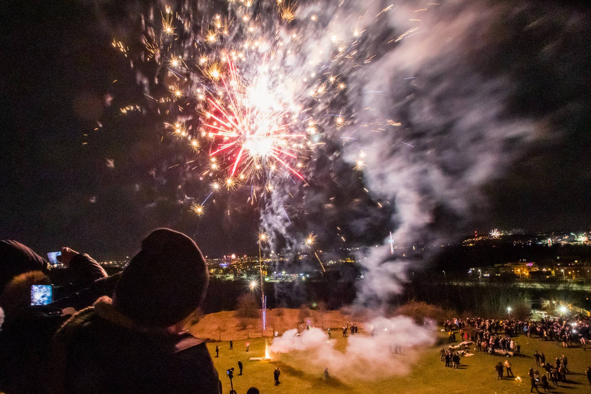 Tu w Krakowie najhuczniej witano Nowy Rok, tłumy ludzi
