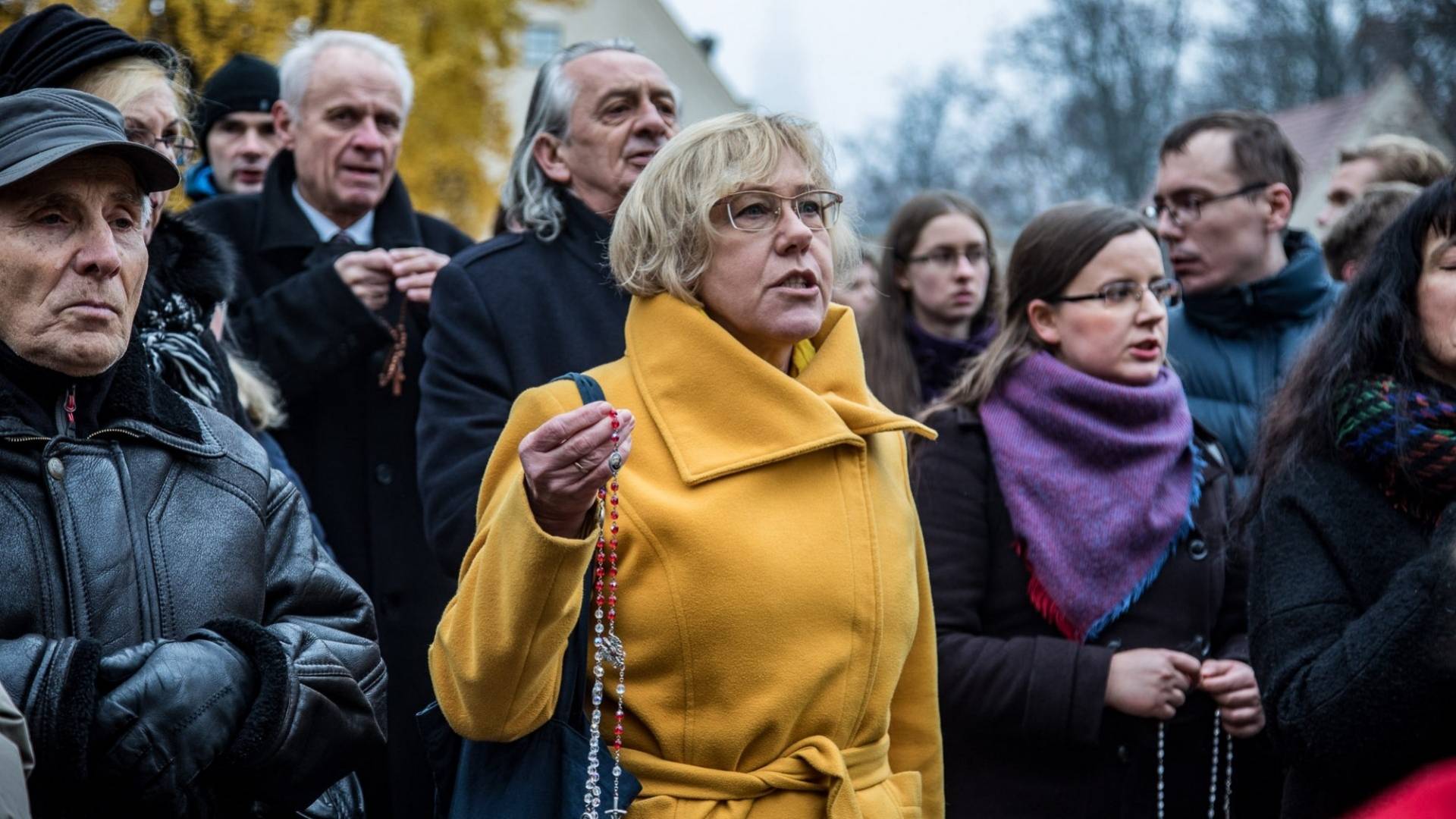 Kuratorka Nowak zachęca do różańca: "uratował jezuitów po wybuchu bomby atamowej"