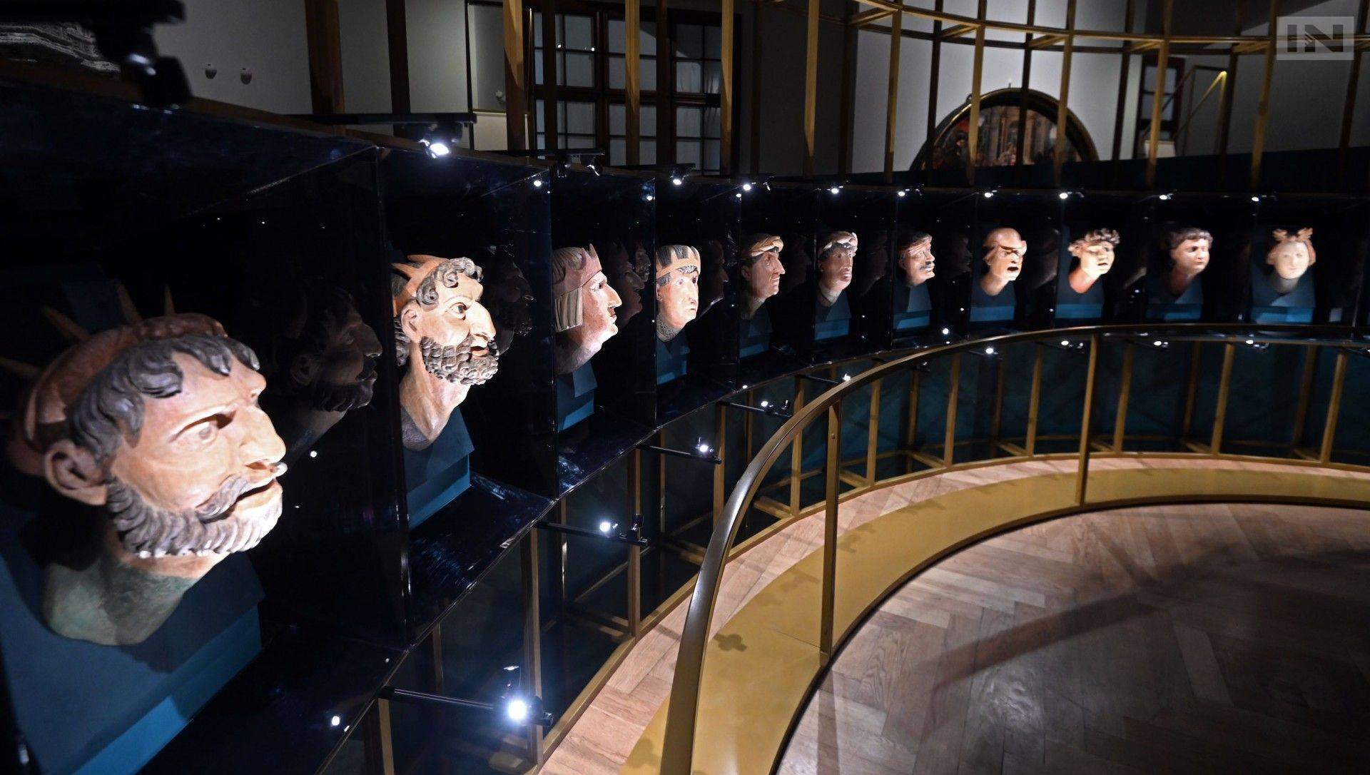 Twarzą w twarz z wawelskimi głowami, ostatnie dni monumentalnej wystawy na Wawelu