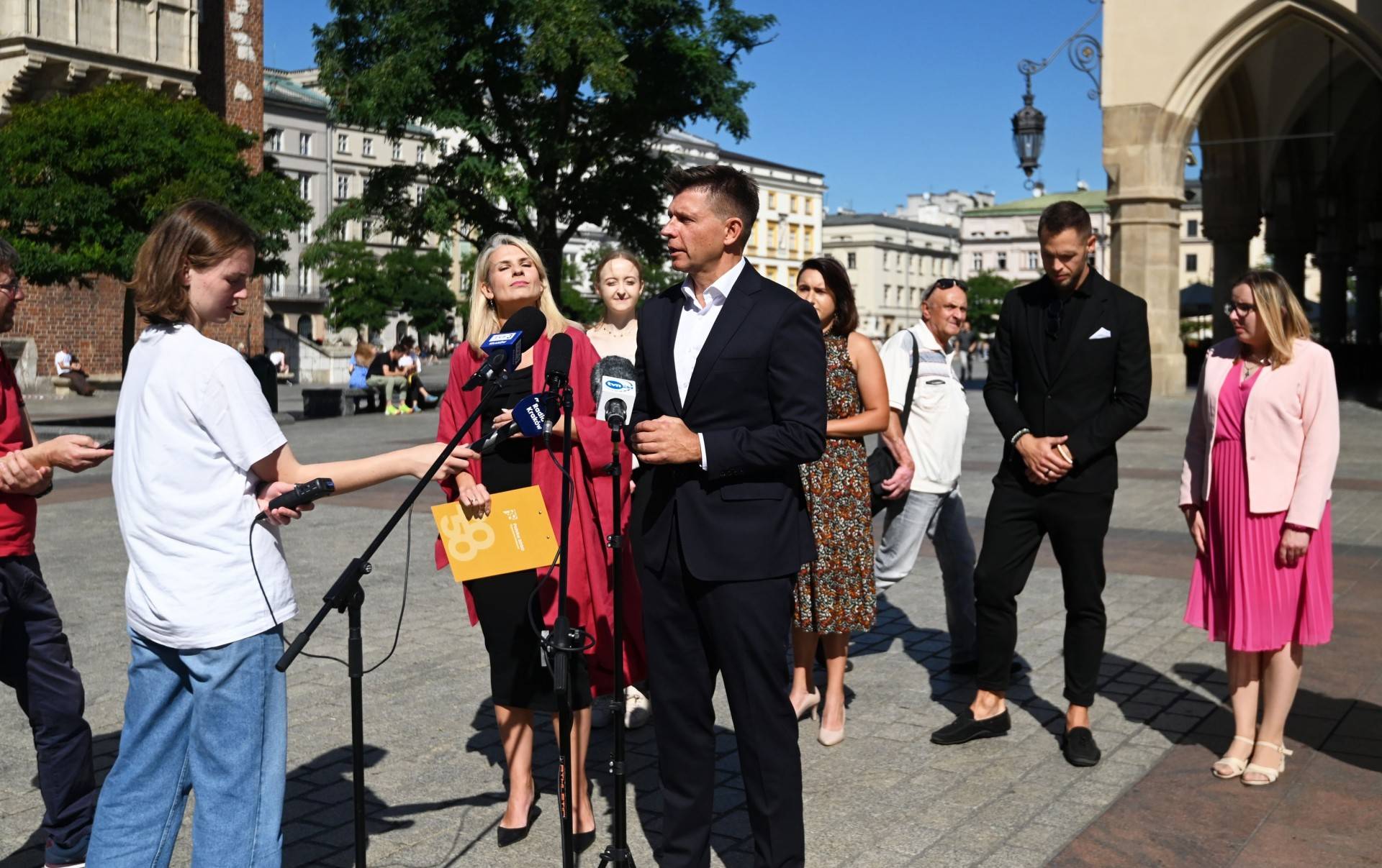 W Krakowie Ryszard Petru wsparł kandydatkę „Trzeciej drogi" i wykorzystał mikrofon TVP
