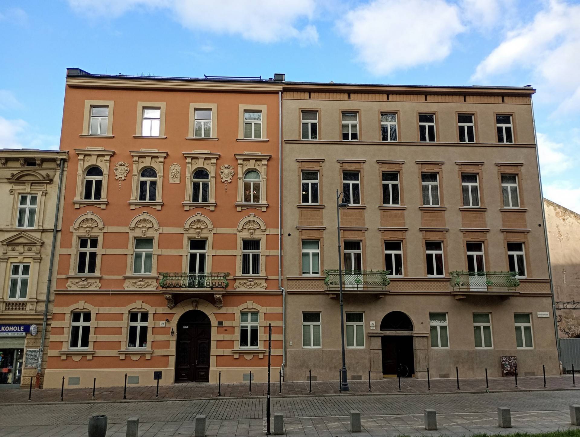 Wypiękniały kamienice naprzeciwko Wawelu, fasady odzyskały pierwotną kolorystykę