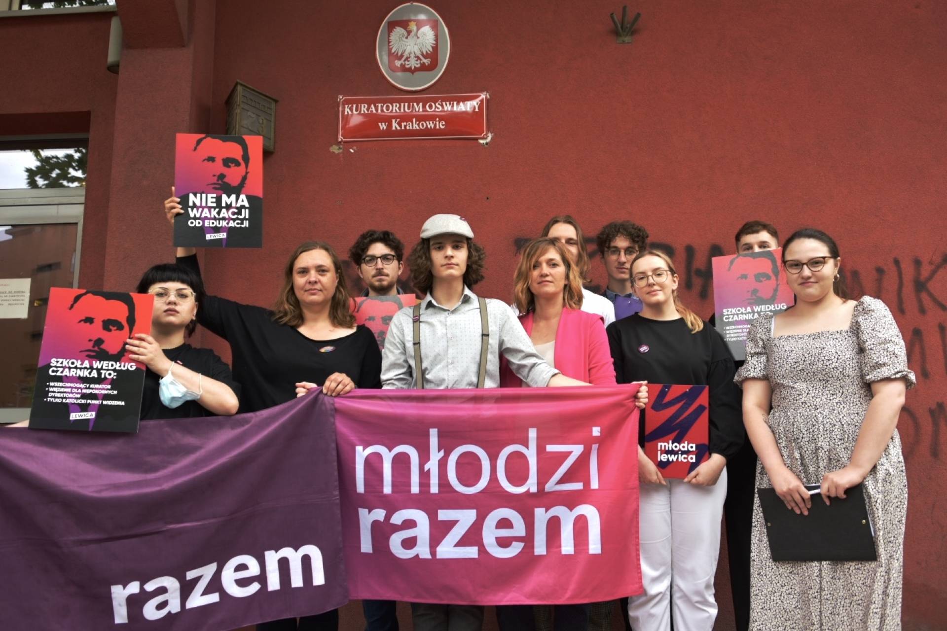 Protest w Krakowie: "Minister urządza festiwal nienawiści i homofobii"
