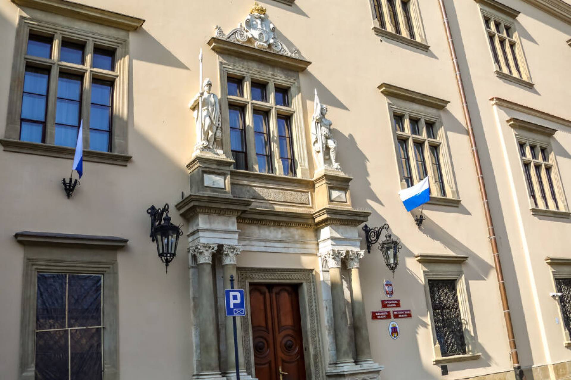 Kuriozalne zachowanie dyrektora krakowskiego liceum. Jest reakcja władz miasta