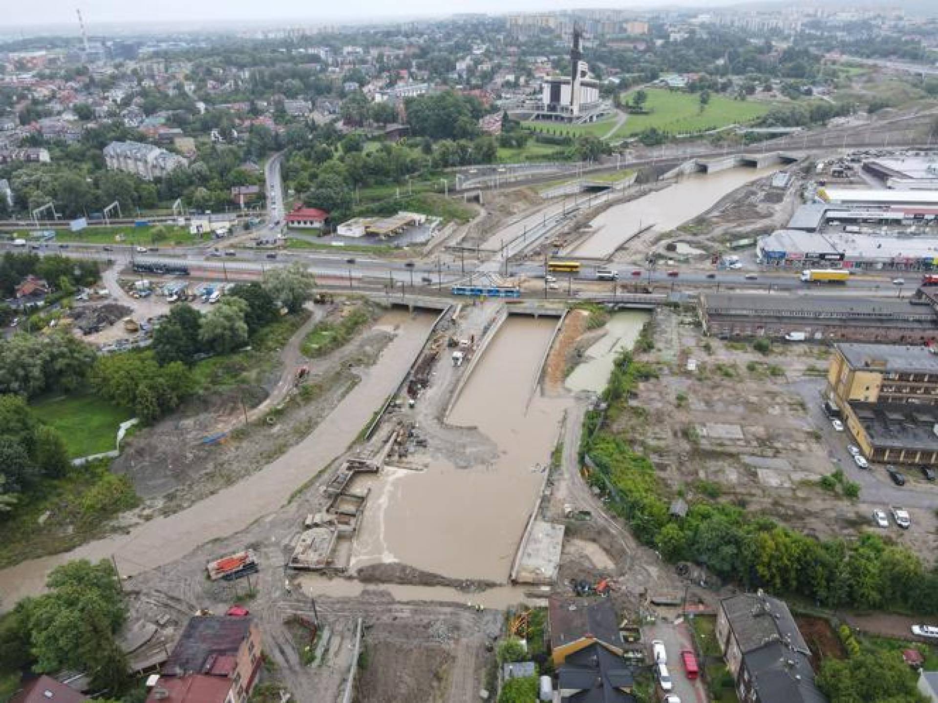 Wilga zalała budowę Trasy Łagiewnickiej. Co będzie po zakończeniu budowy?
