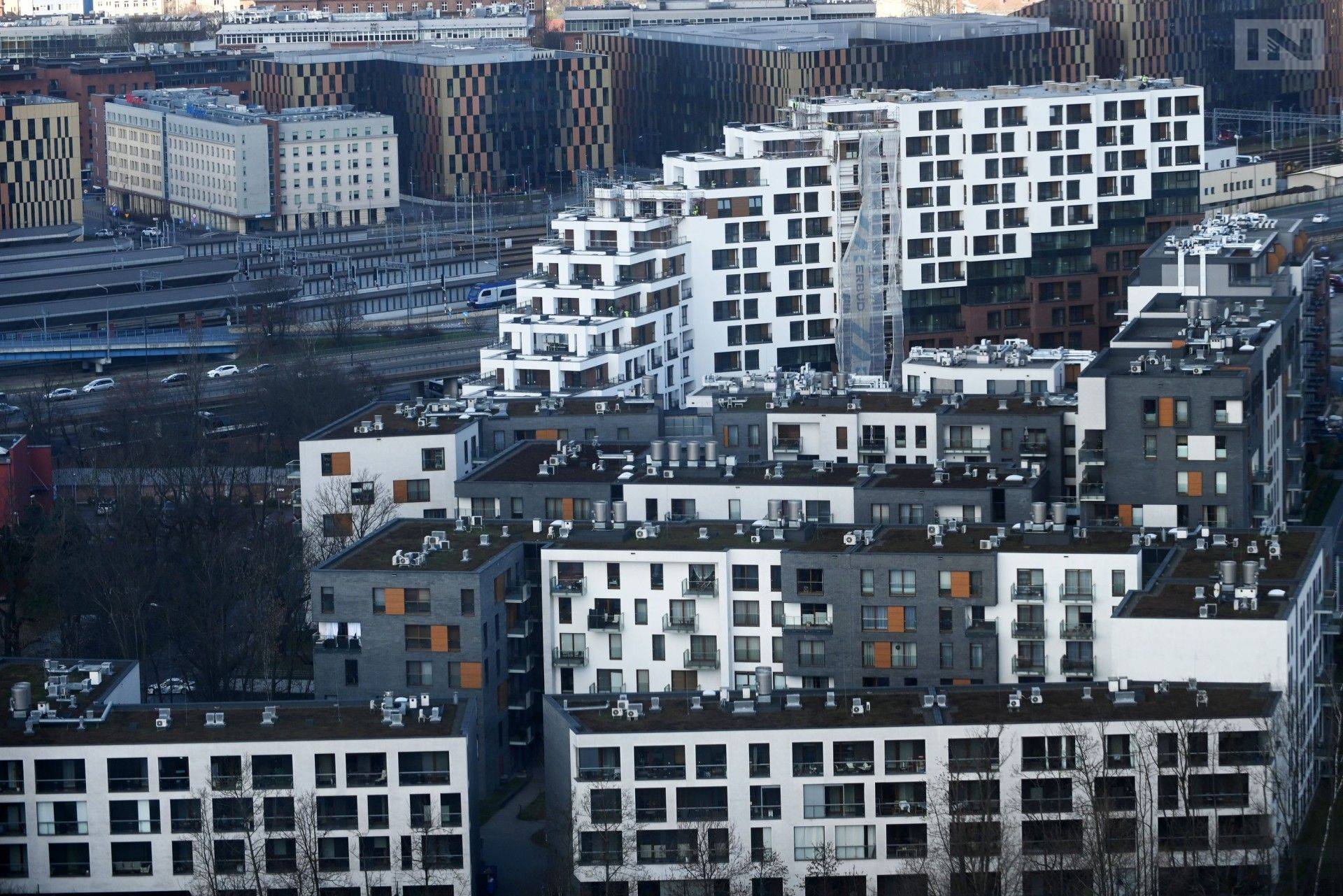 Gwałtowny wzrost liczby niesprzedanych mieszkań. Jak reagują deweloperzy?