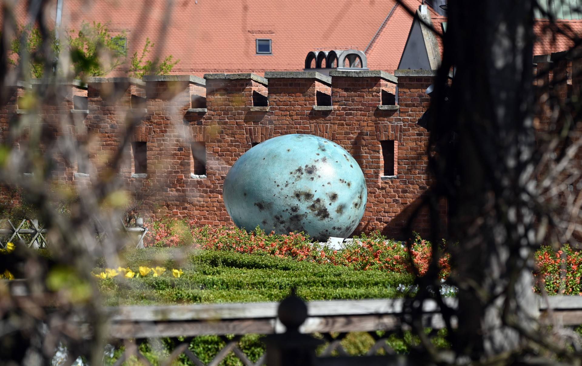 Tętniące życiem błękitne jajo kosa na Wawelu. Co jeszcze tam zobaczymy?