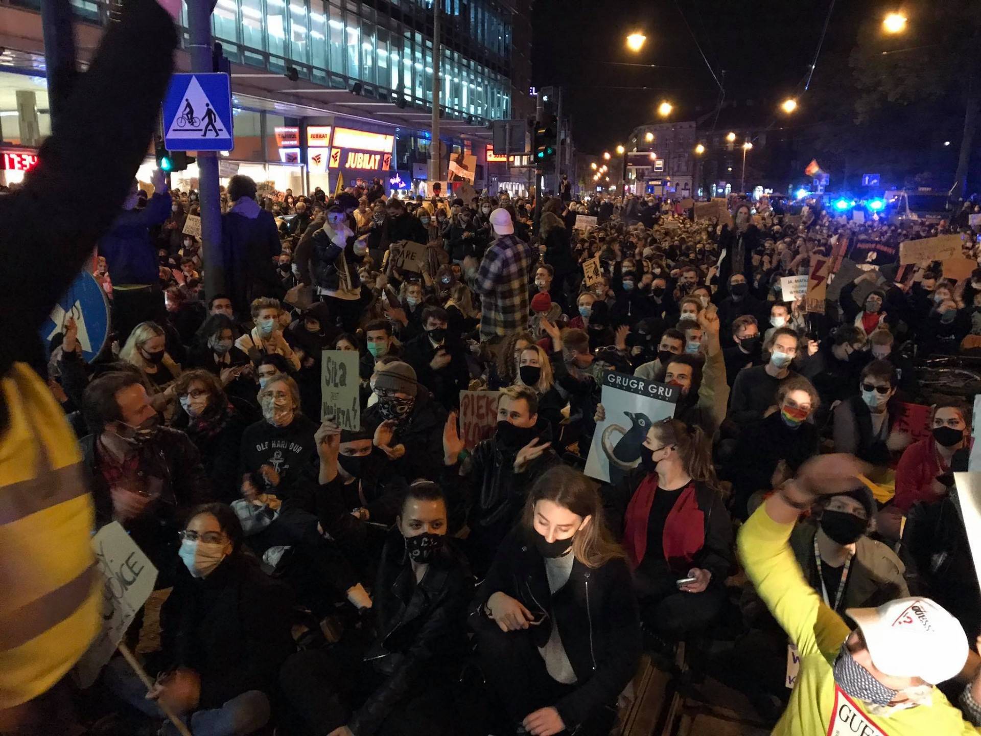 Wielka blokada Krakowa: tysiące ludzi siedziały na ulicach