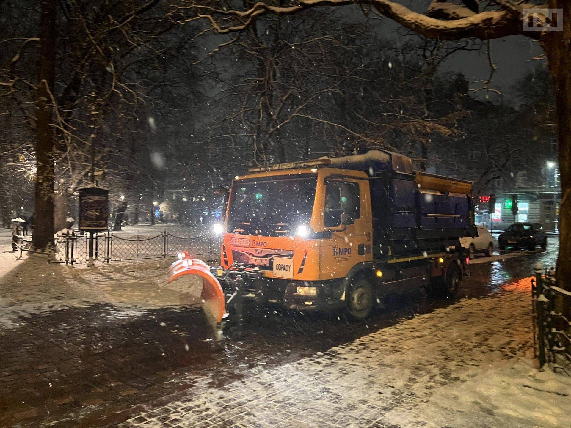 Śniegu spadło więcej niż w Zakopanem, pracownicy MPO i MPK dali z siebie wszystko