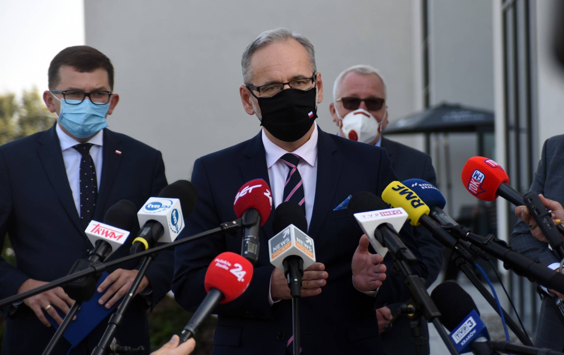 Minister Niedzielski zapowiada: koniec stanu epidemii, koniec noszenia maseczek