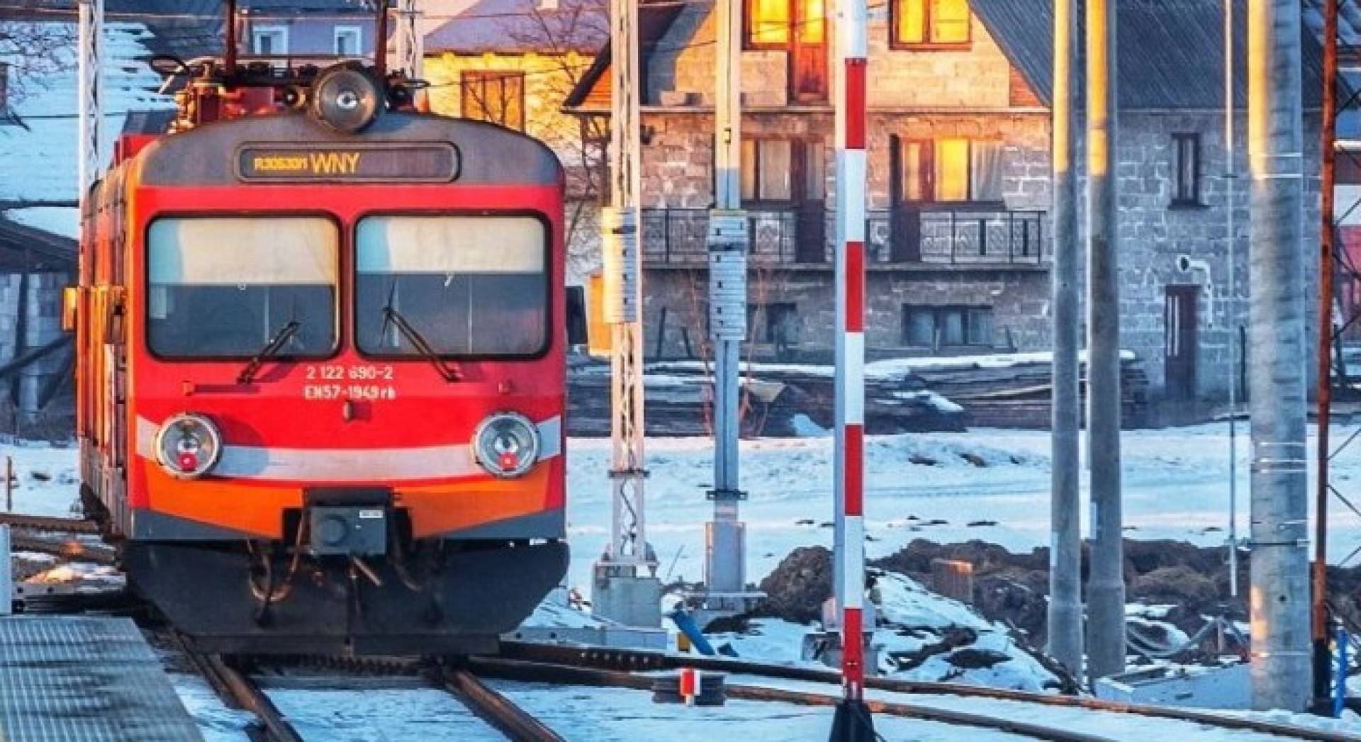 Wykolejenie pociagu na trasie Kraków - Warszawa, spore utrudnienia