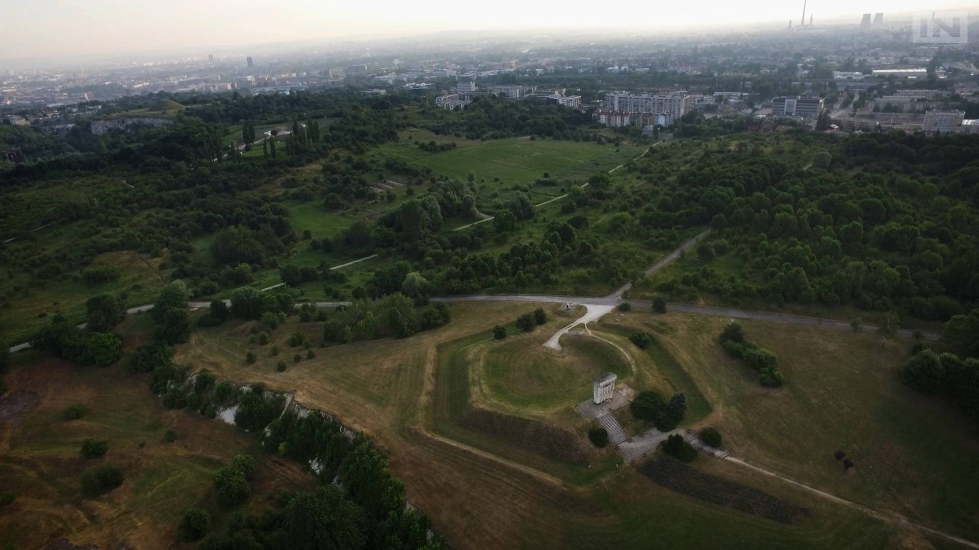 Porządkują teren wokół KL Plaszow: muzeum będzie otoczone zielenią